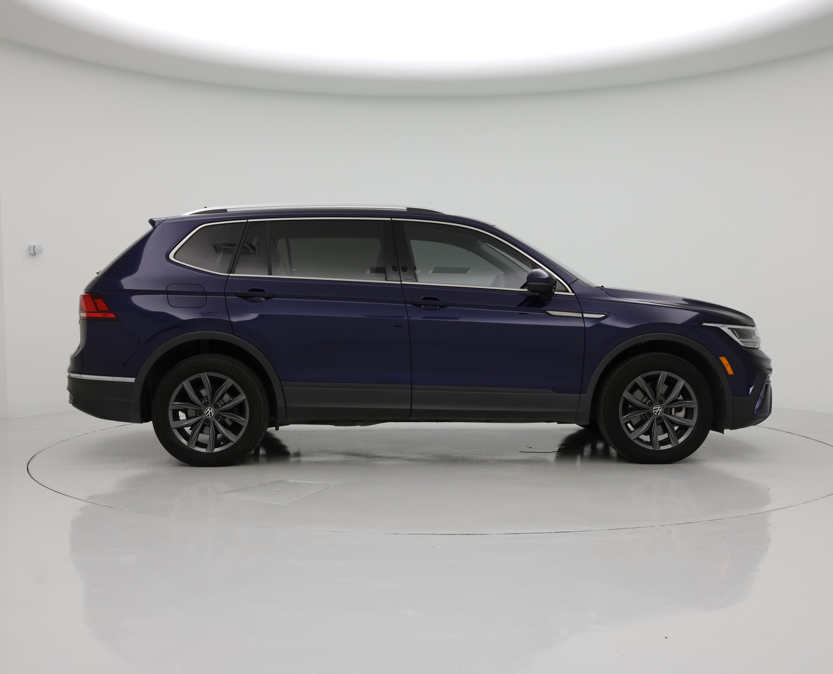 Thumbnail: 2022 Volkswagen Tiguan - 7