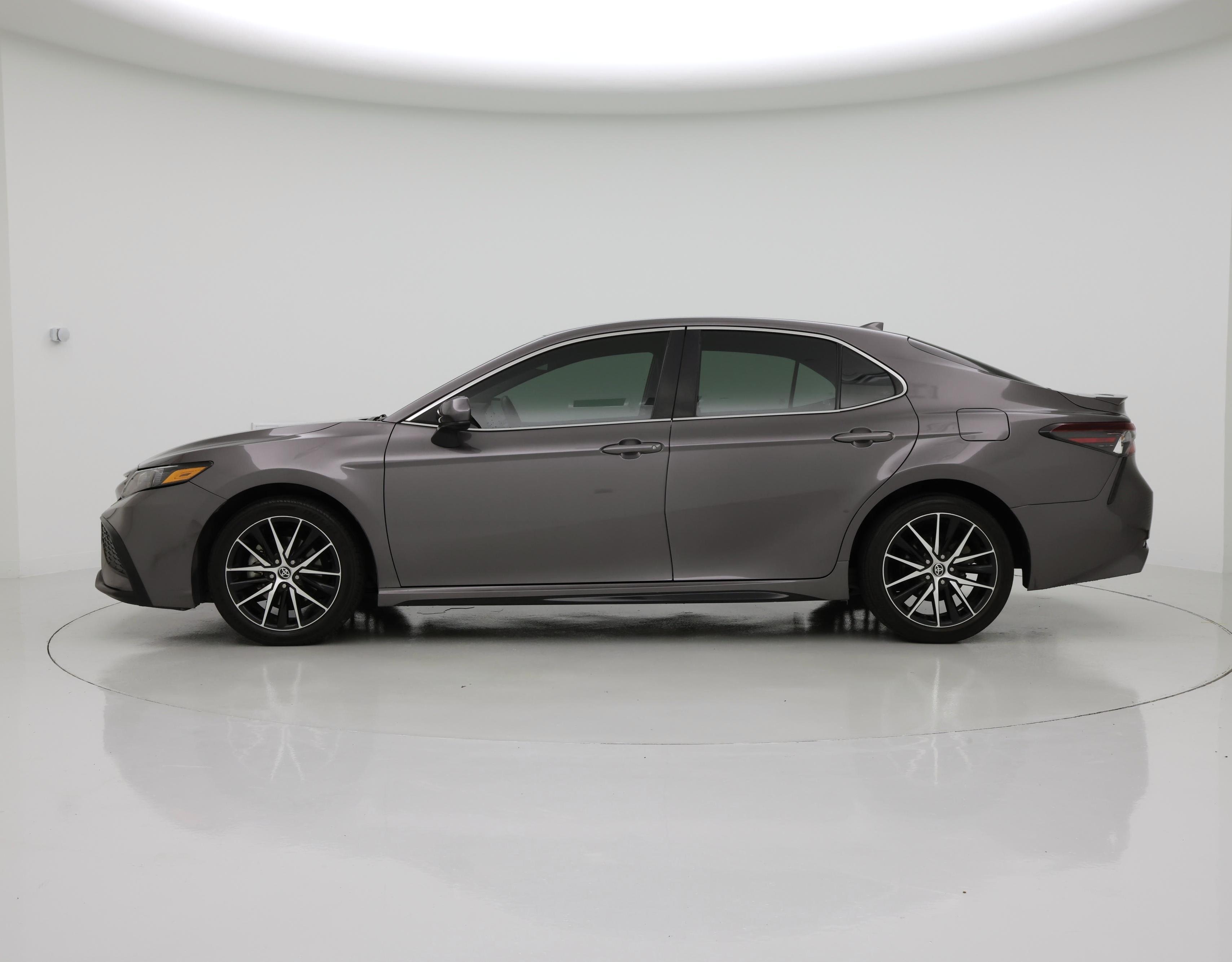 Thumbnail: 2021 Toyota Camry - 3