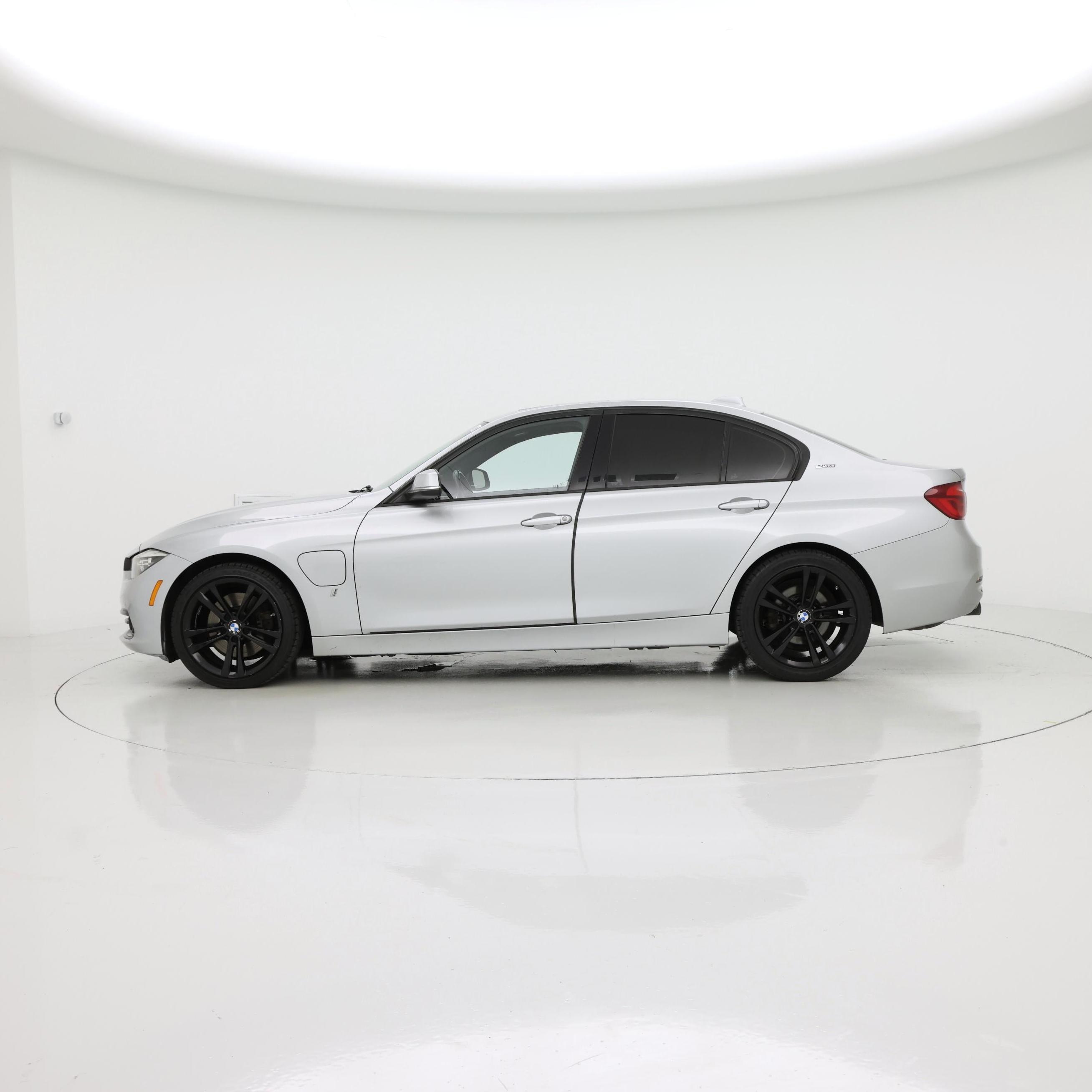 Thumbnail: 2018 BMW 3 Series - 3