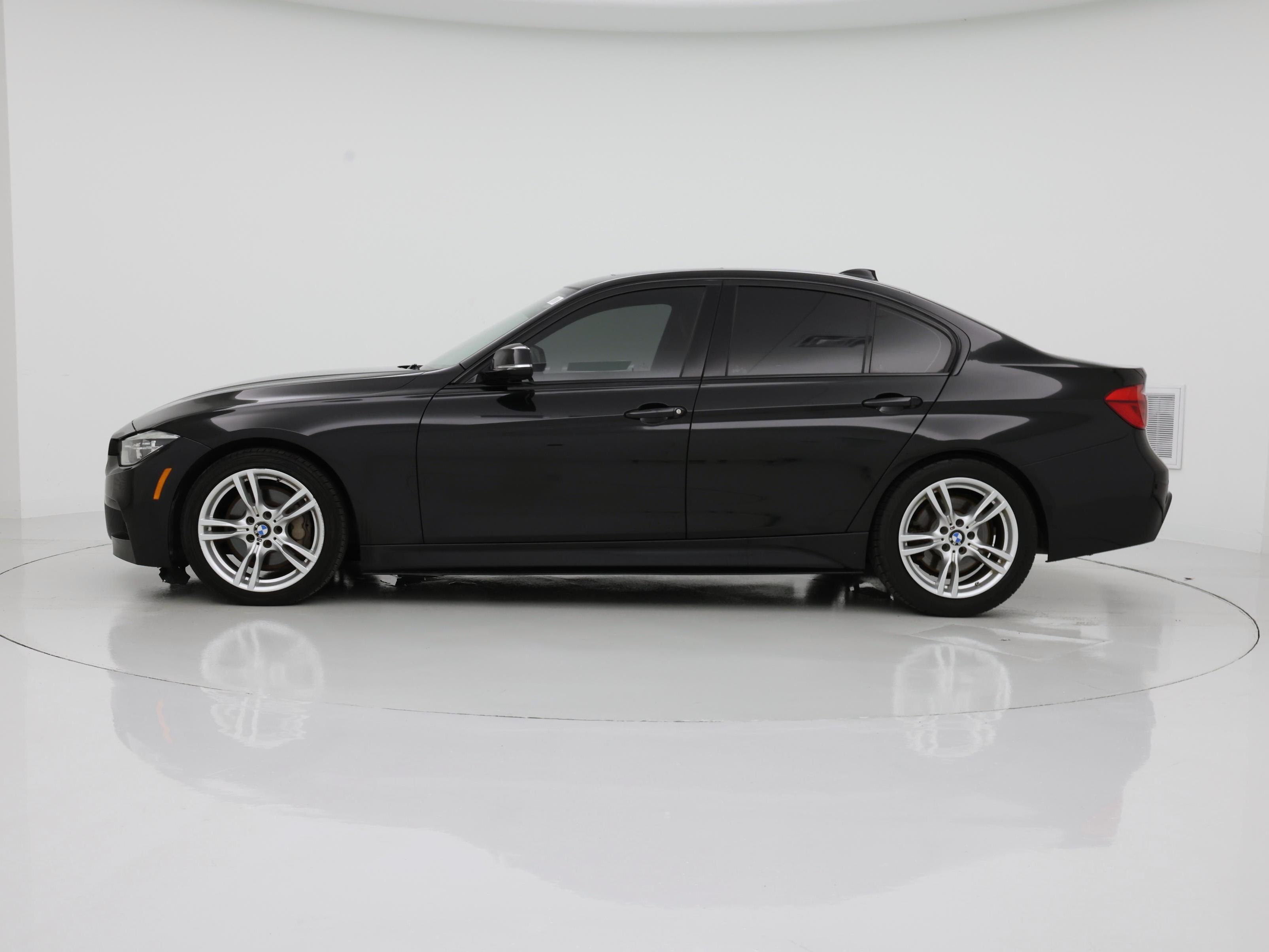 Thumbnail: 2018 BMW 3 Series - 3