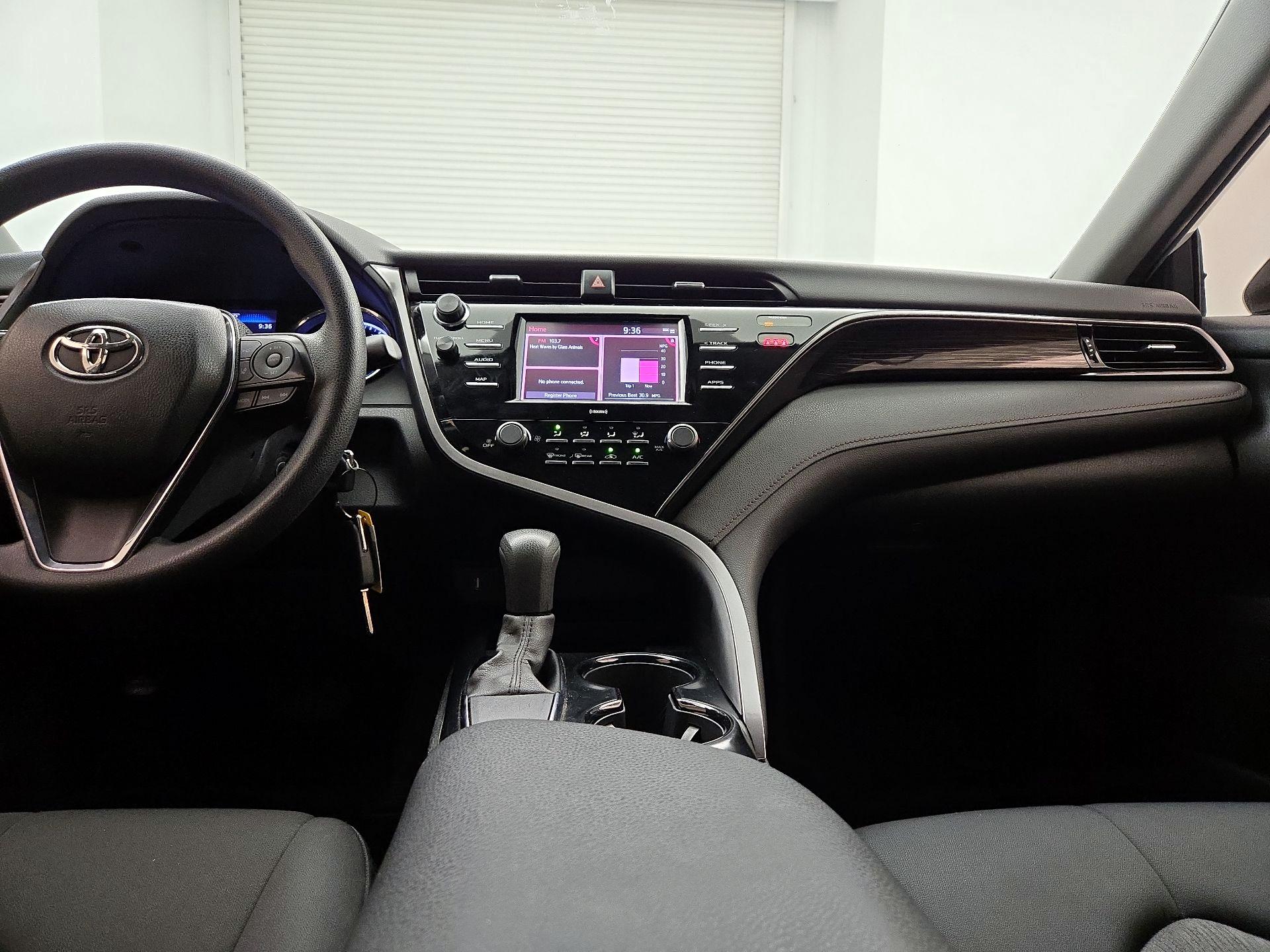Thumbnail: 2020 Toyota Camry - 9