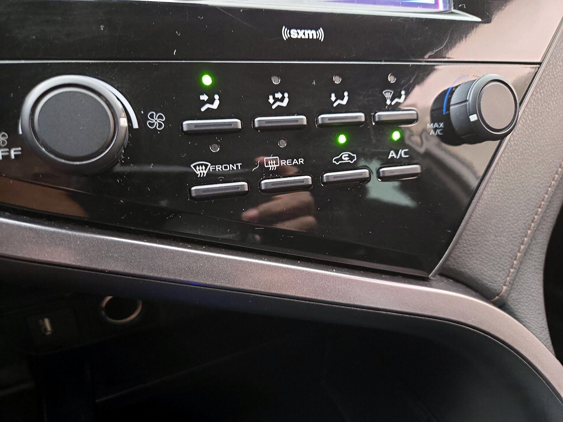 Thumbnail: 2020 Toyota Camry - 16