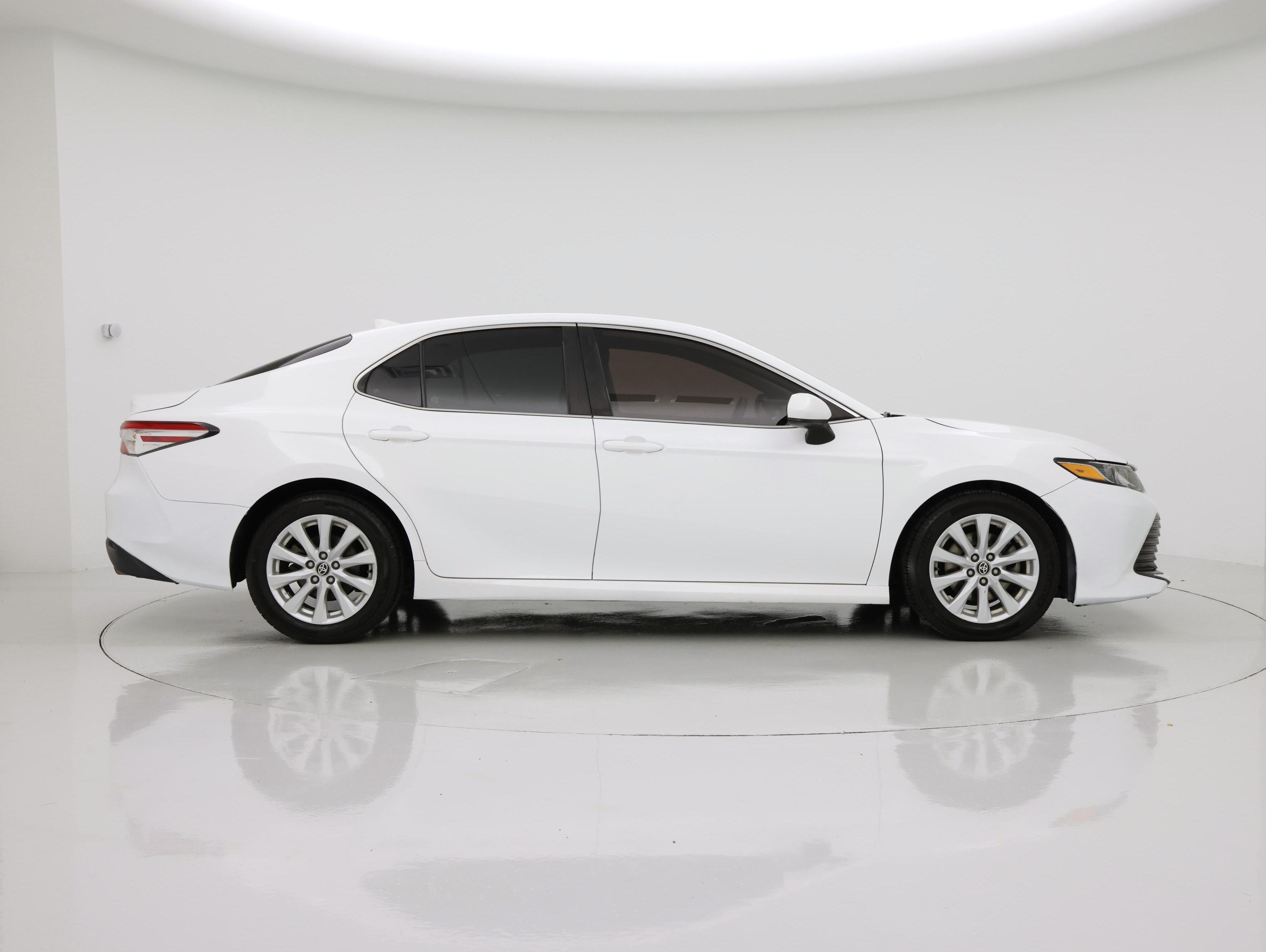 Thumbnail: 2020 Toyota Camry - 7
