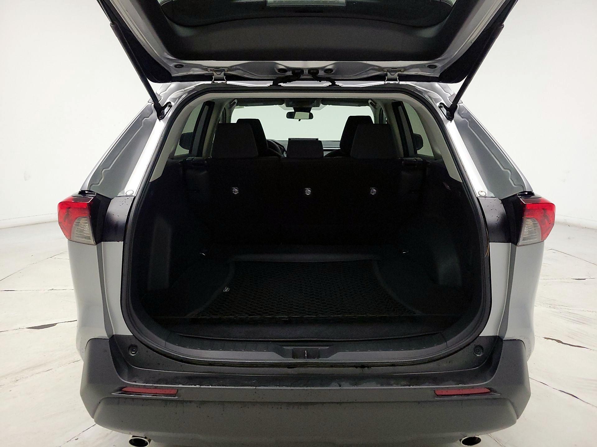 Thumbnail: 2021 Toyota RAV4 - 19