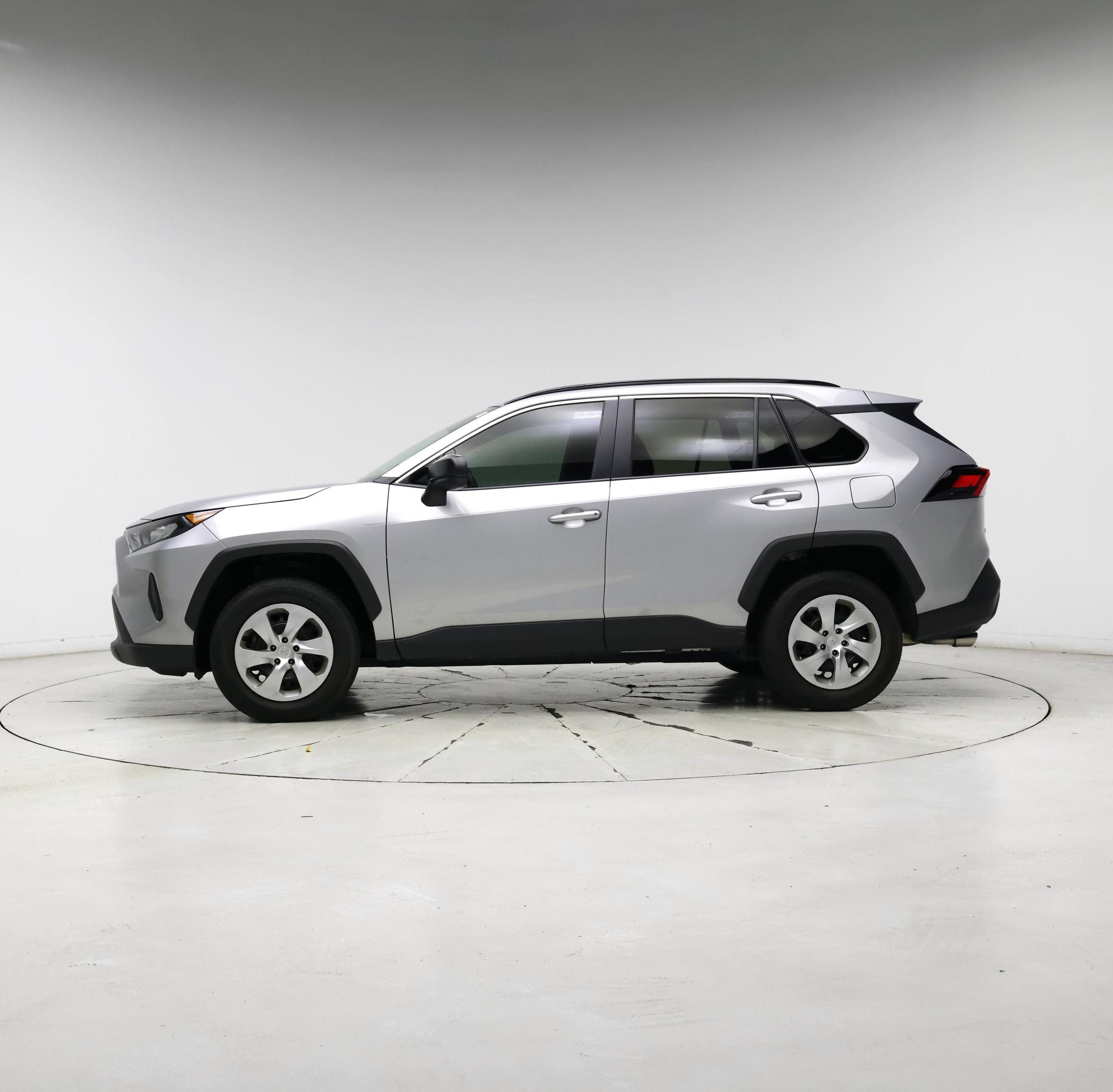 Thumbnail: 2021 Toyota RAV4 - 3