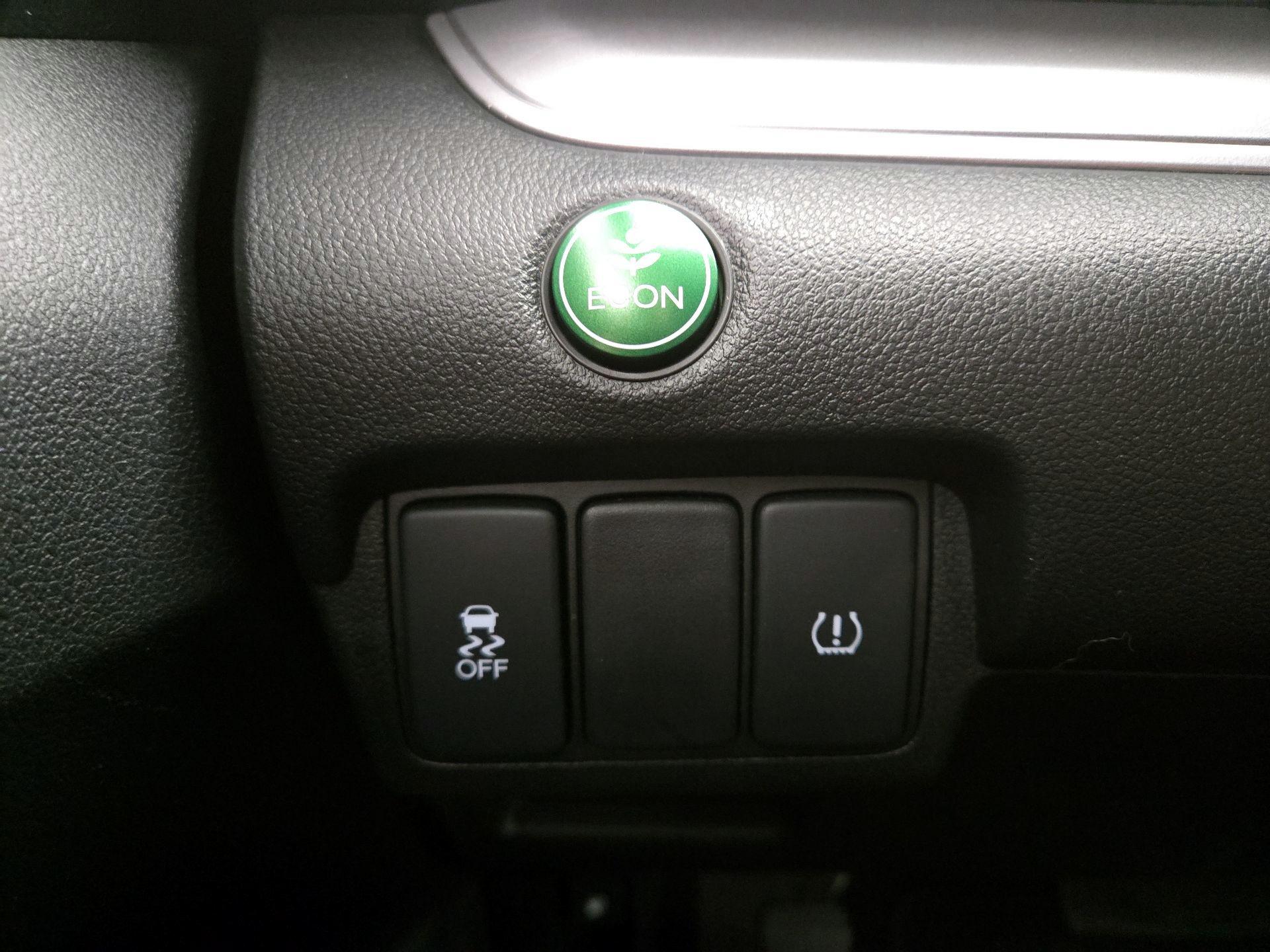 Thumbnail: 2015 Honda CR-V - 13