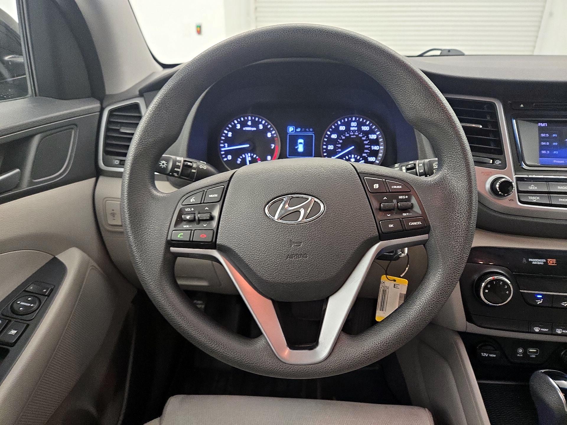 Thumbnail: 2016 Hyundai Tucson - 10