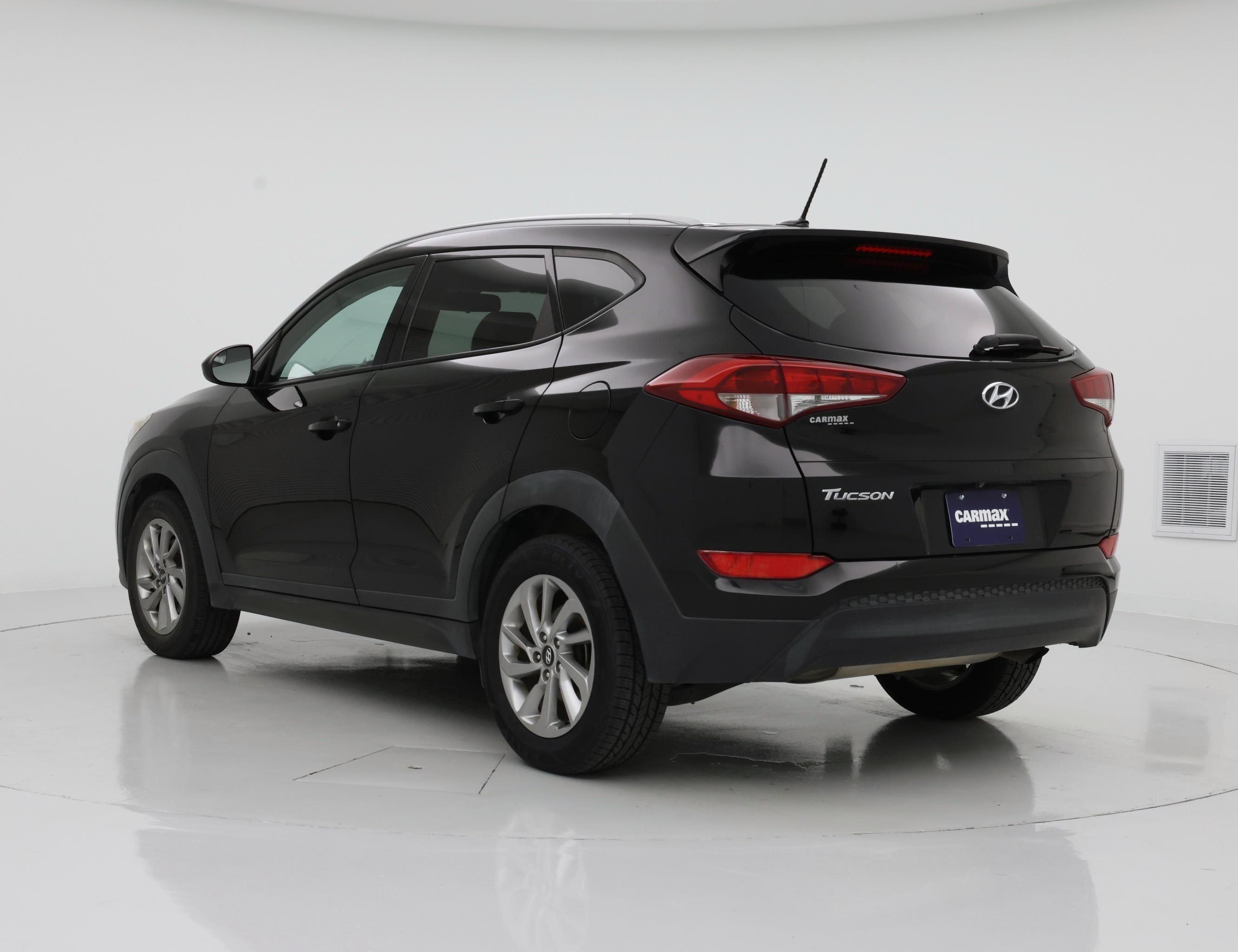 Thumbnail: 2016 Hyundai Tucson - 2