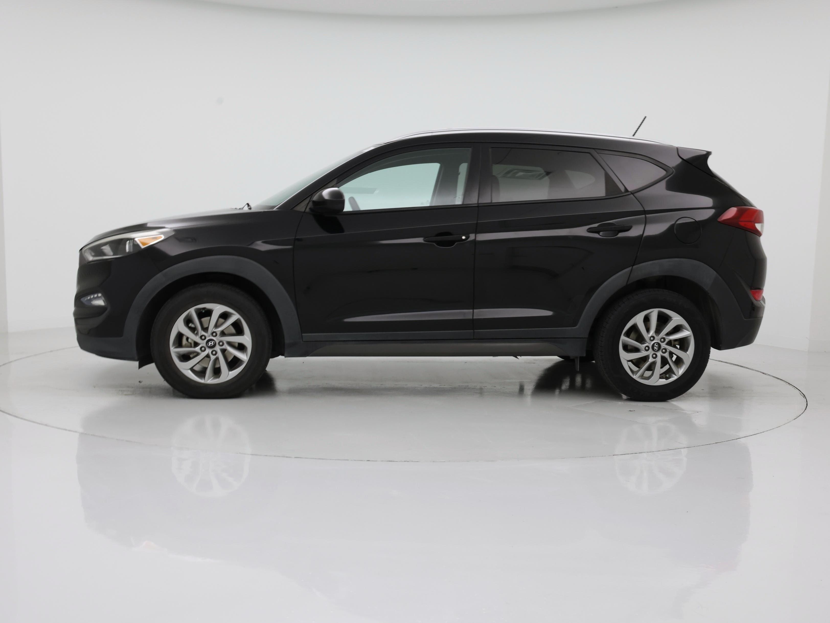 Thumbnail: 2016 Hyundai Tucson - 3