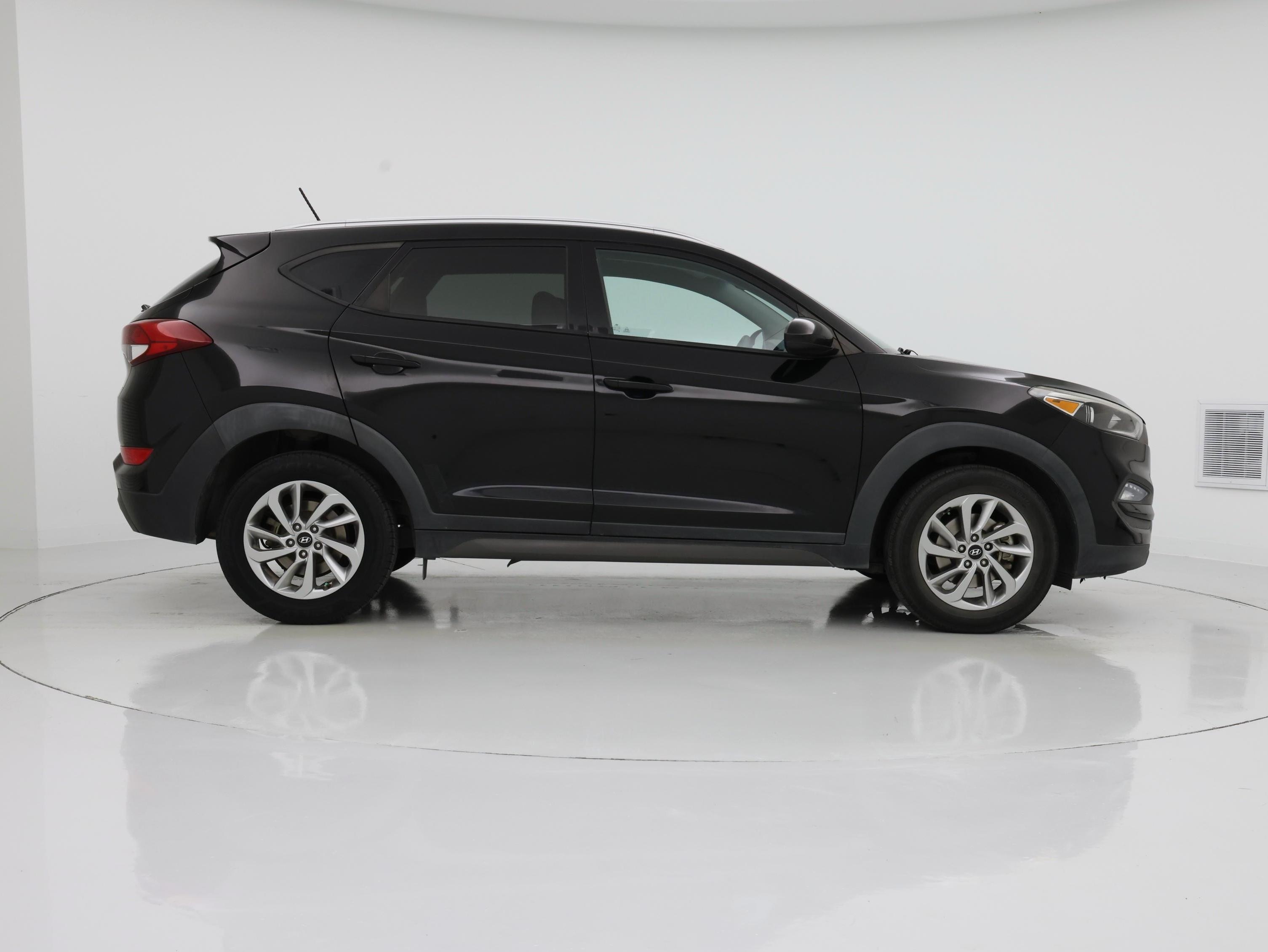 Thumbnail: 2016 Hyundai Tucson - 7