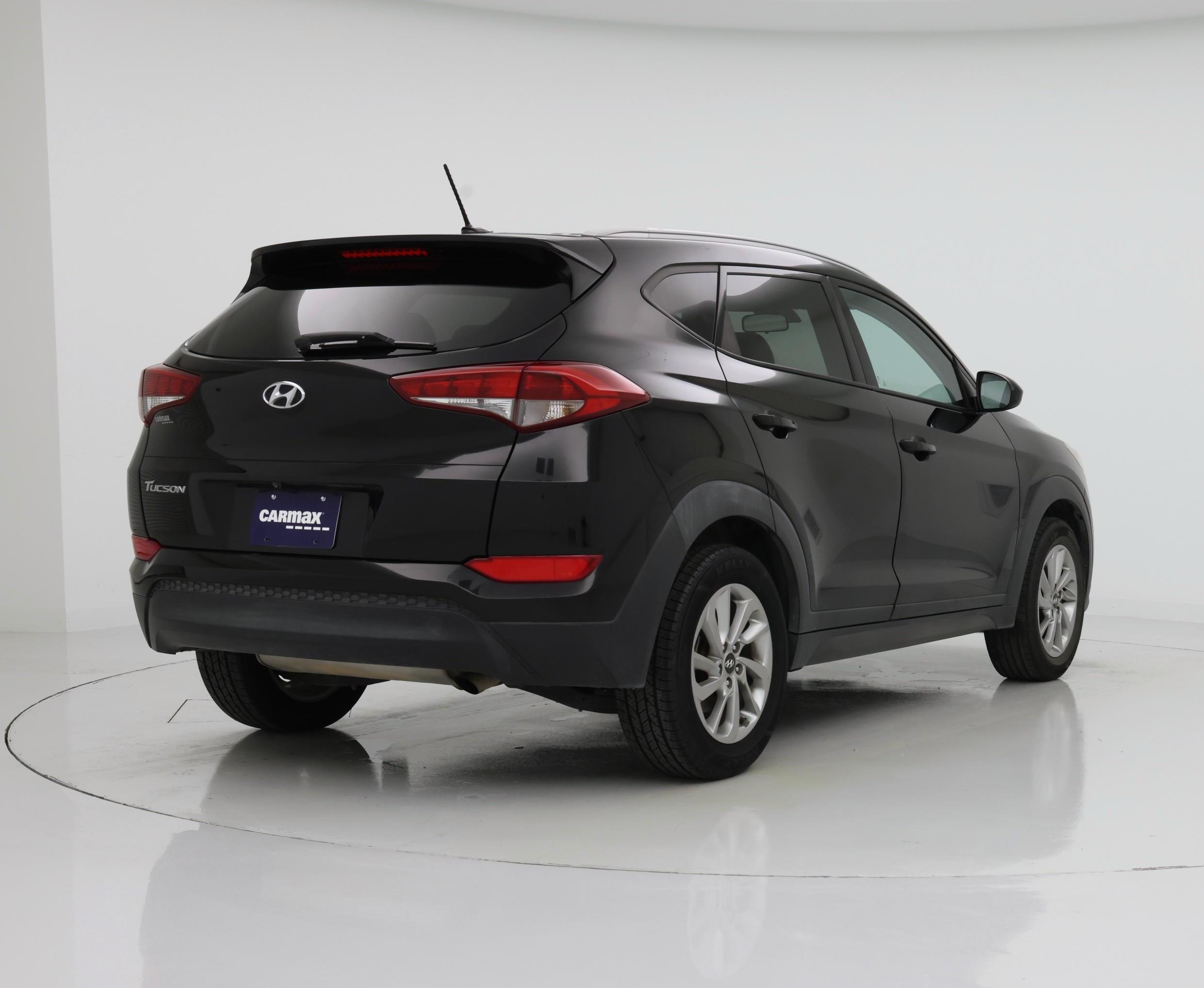 Thumbnail: 2016 Hyundai Tucson - 8