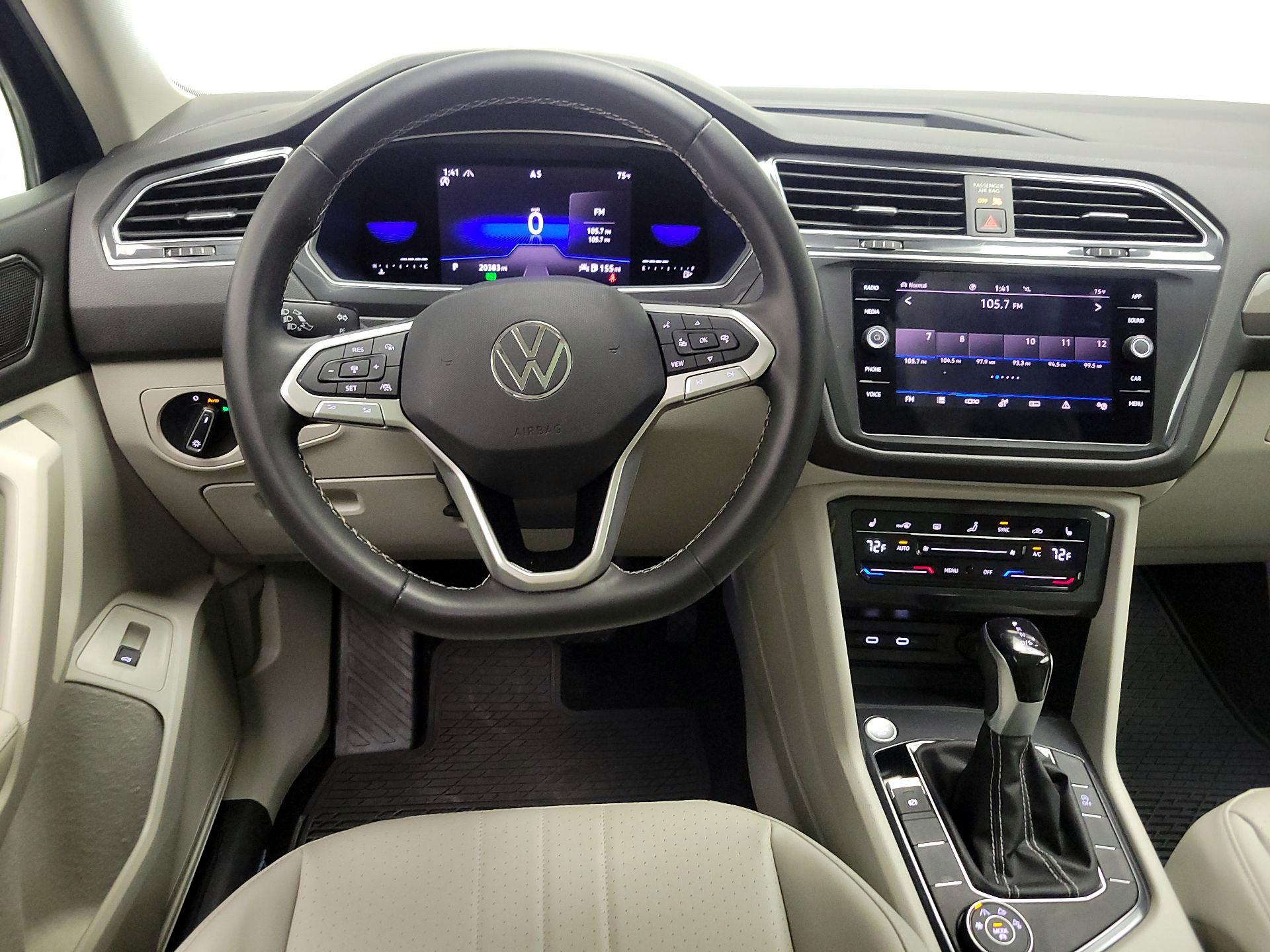 Thumbnail: 2022 Volkswagen Tiguan - 10