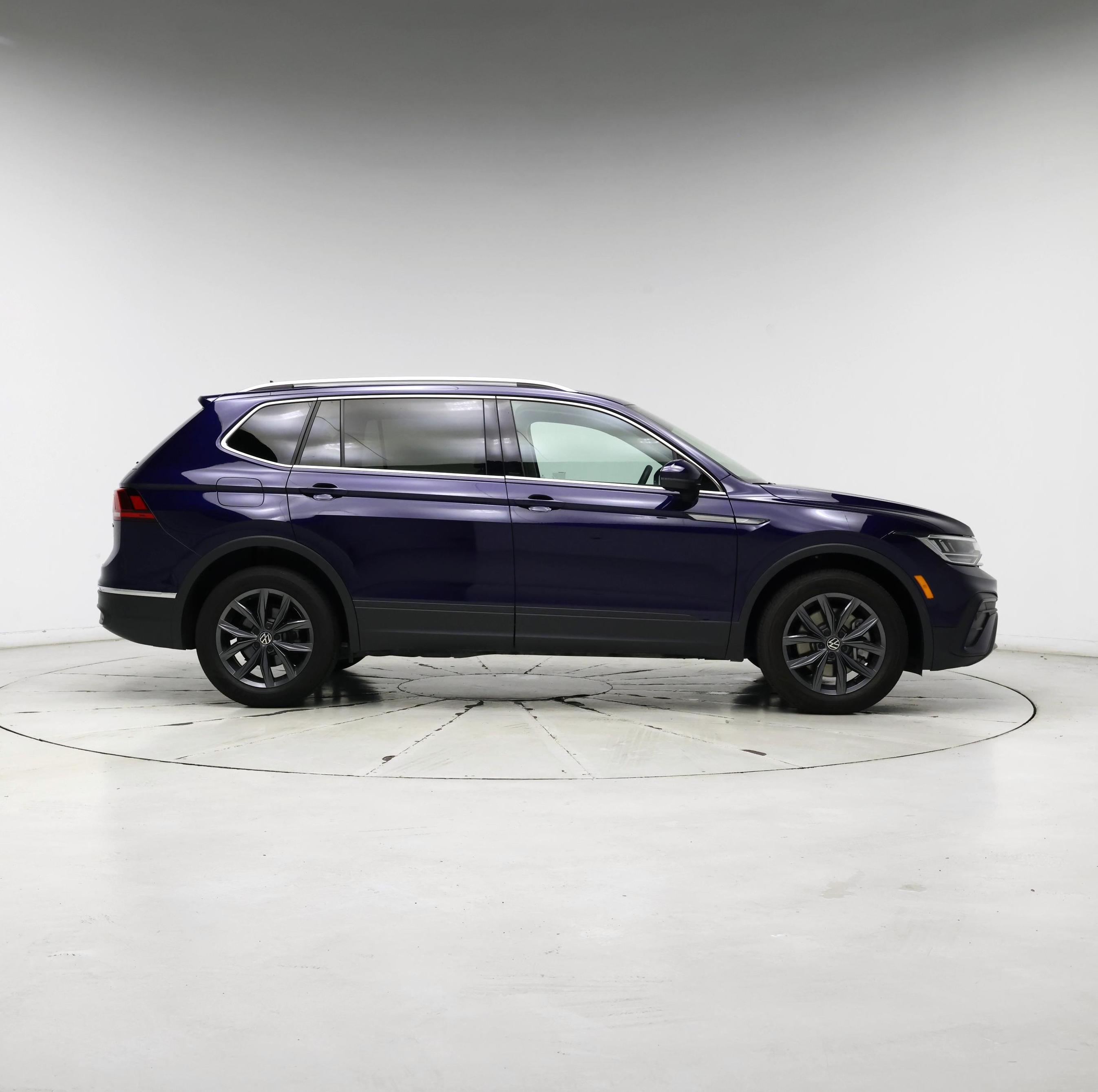 Thumbnail: 2022 Volkswagen Tiguan - 7