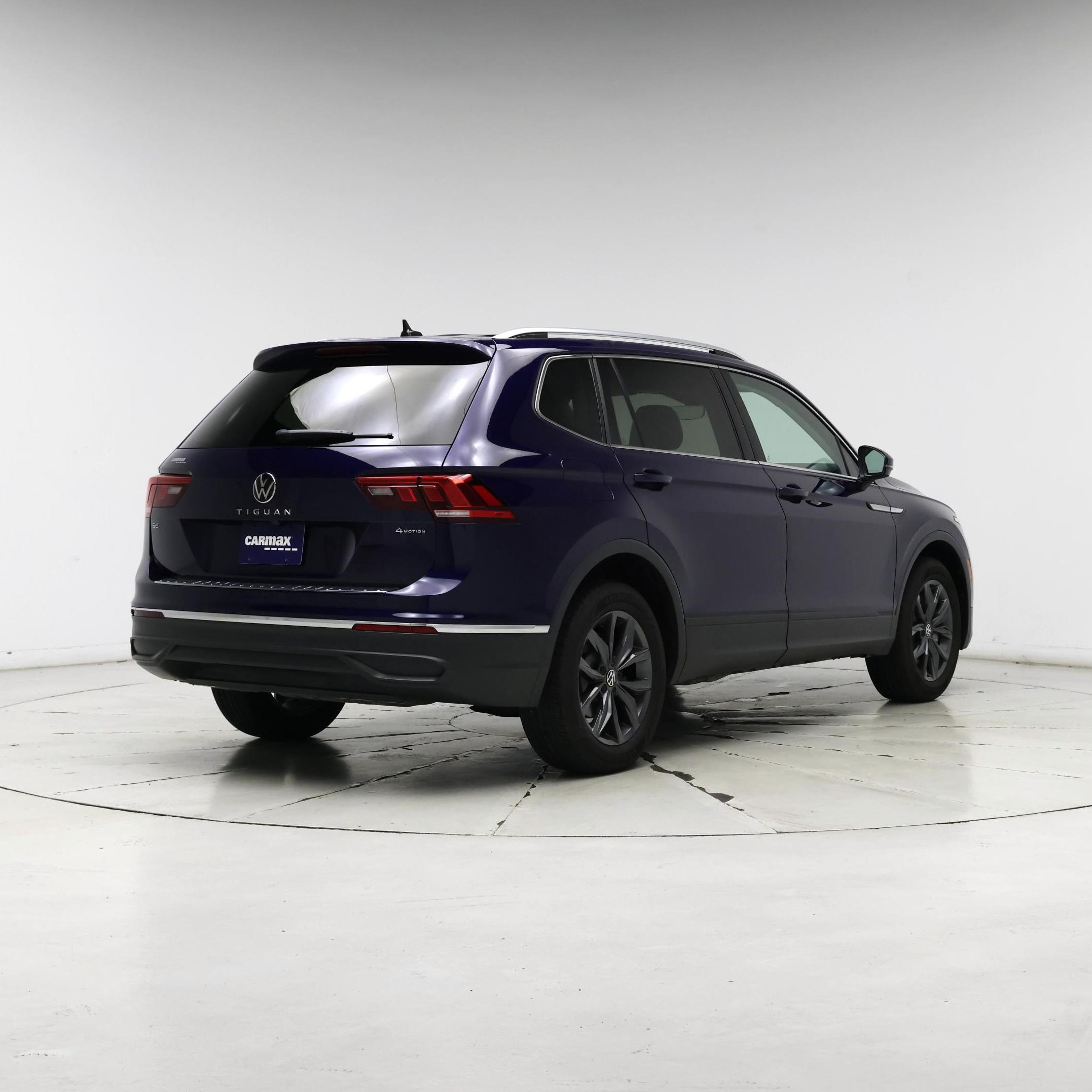 Thumbnail: 2022 Volkswagen Tiguan - 8