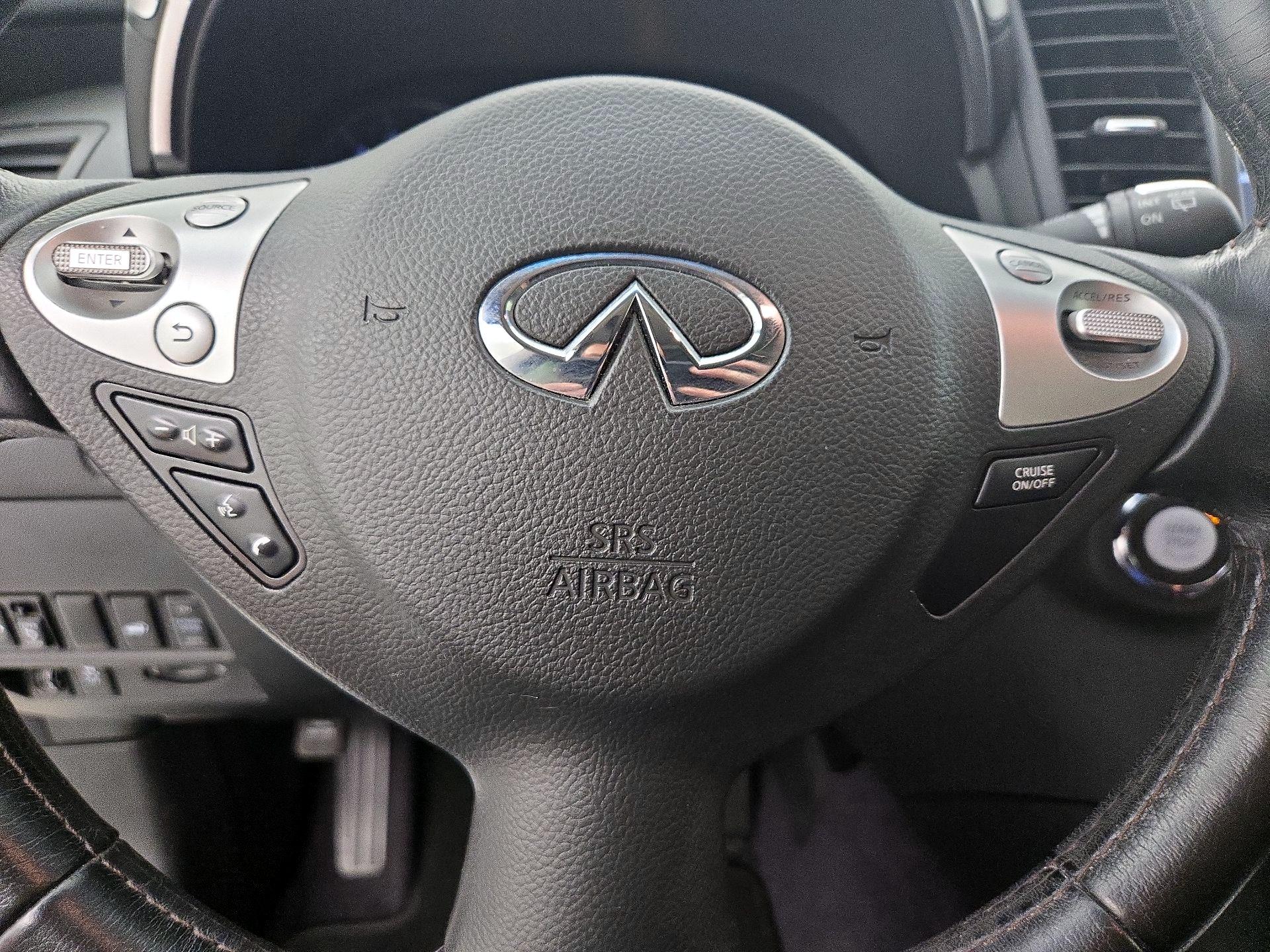 Thumbnail: 2014 INFINITI QX70 - 11