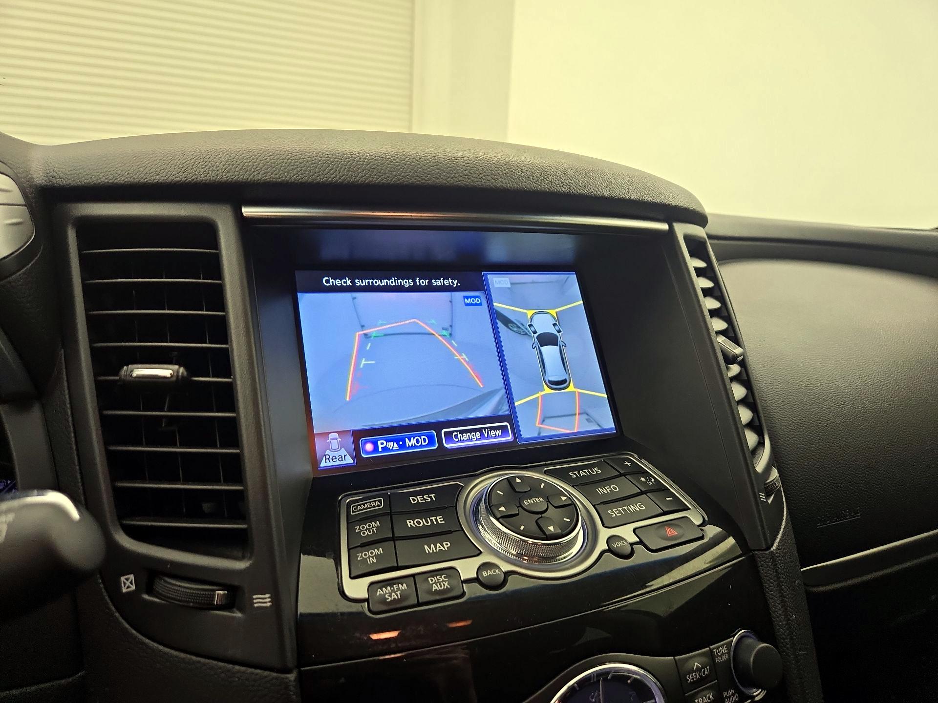 Thumbnail: 2014 INFINITI QX70 - 12