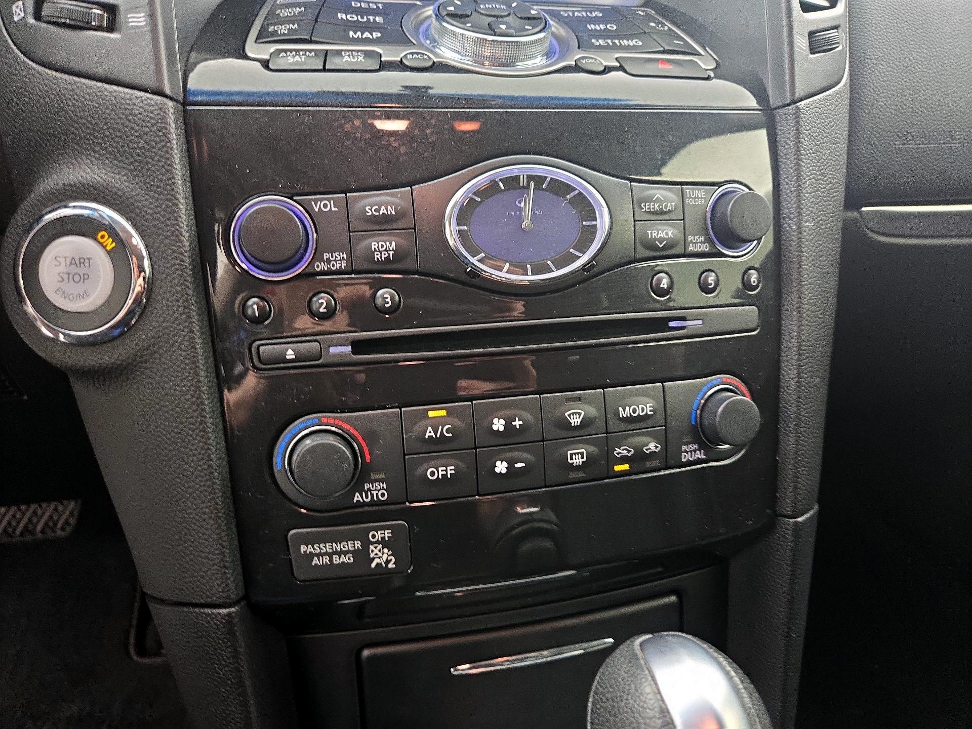 Thumbnail: 2014 INFINITI QX70 - 14