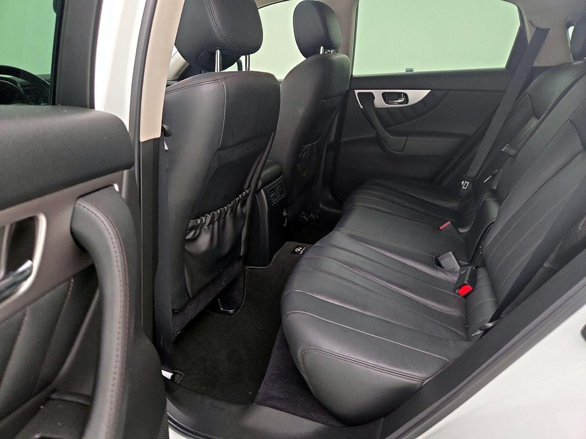 Thumbnail: 2014 INFINITI QX70 - 18