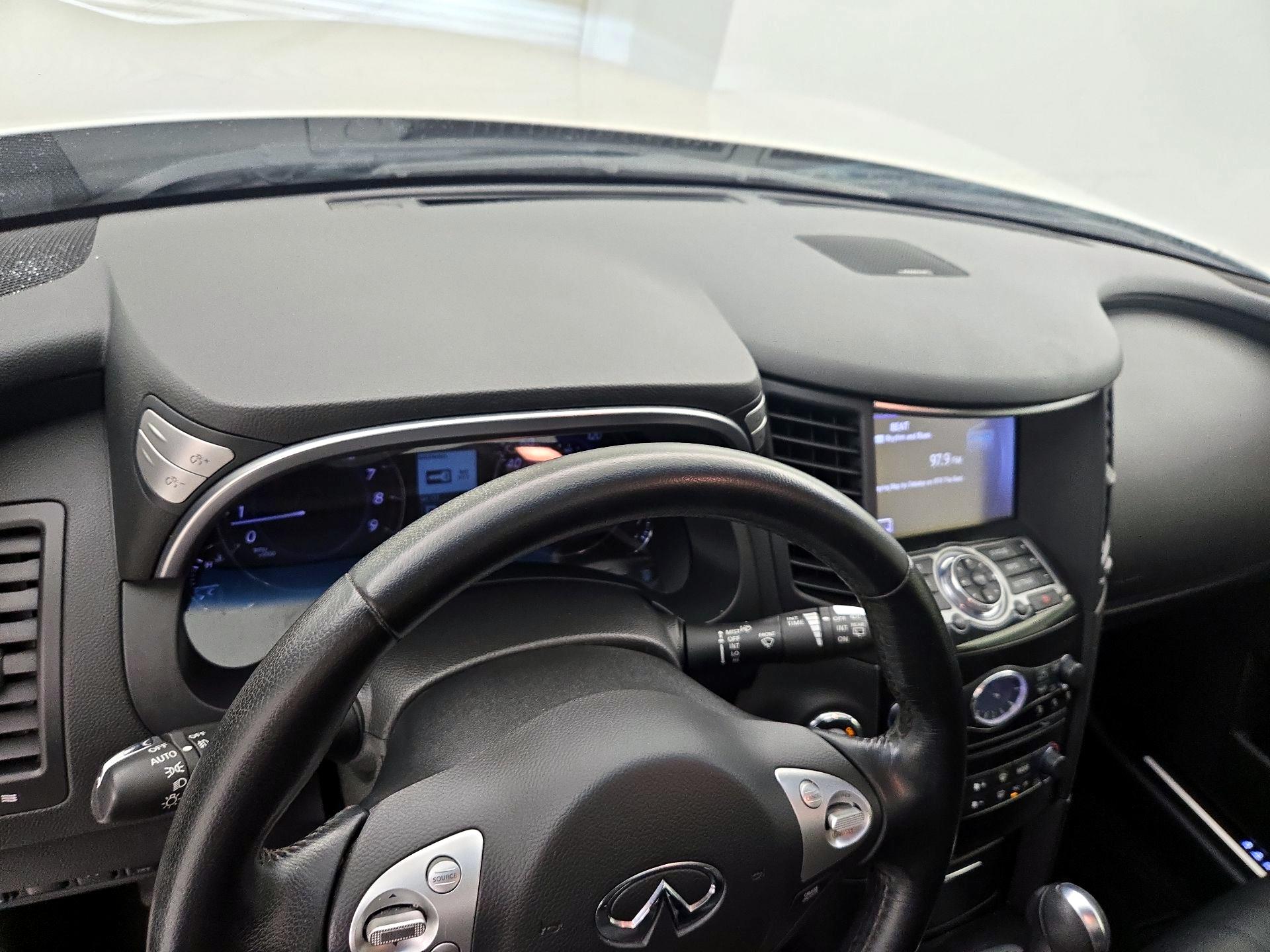 Thumbnail: 2014 INFINITI QX70 - 8