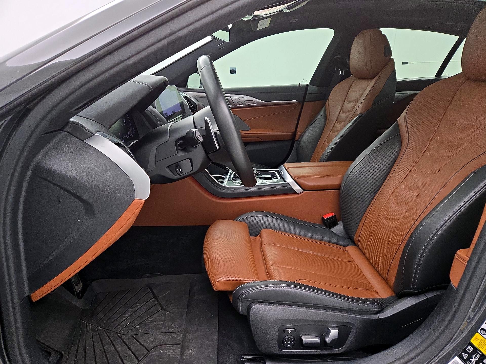 Thumbnail: 2020 BMW 8 Series - 11