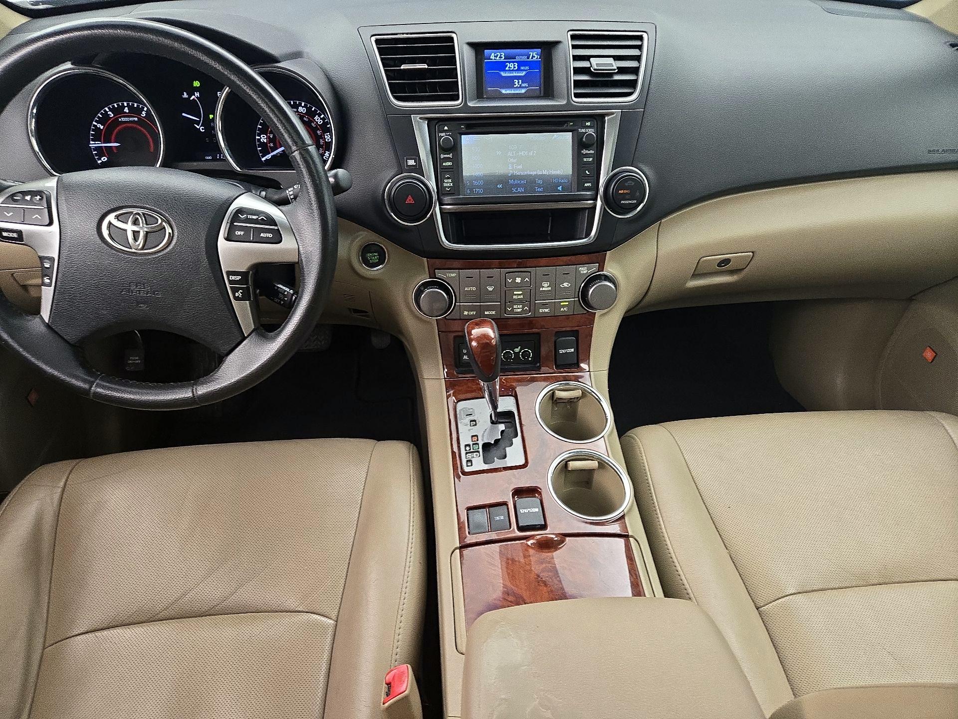 Thumbnail: 2013 Toyota Highlander - 9