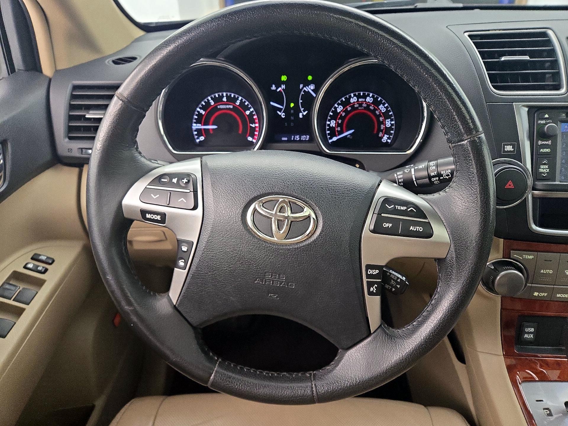 Thumbnail: 2013 Toyota Highlander - 10