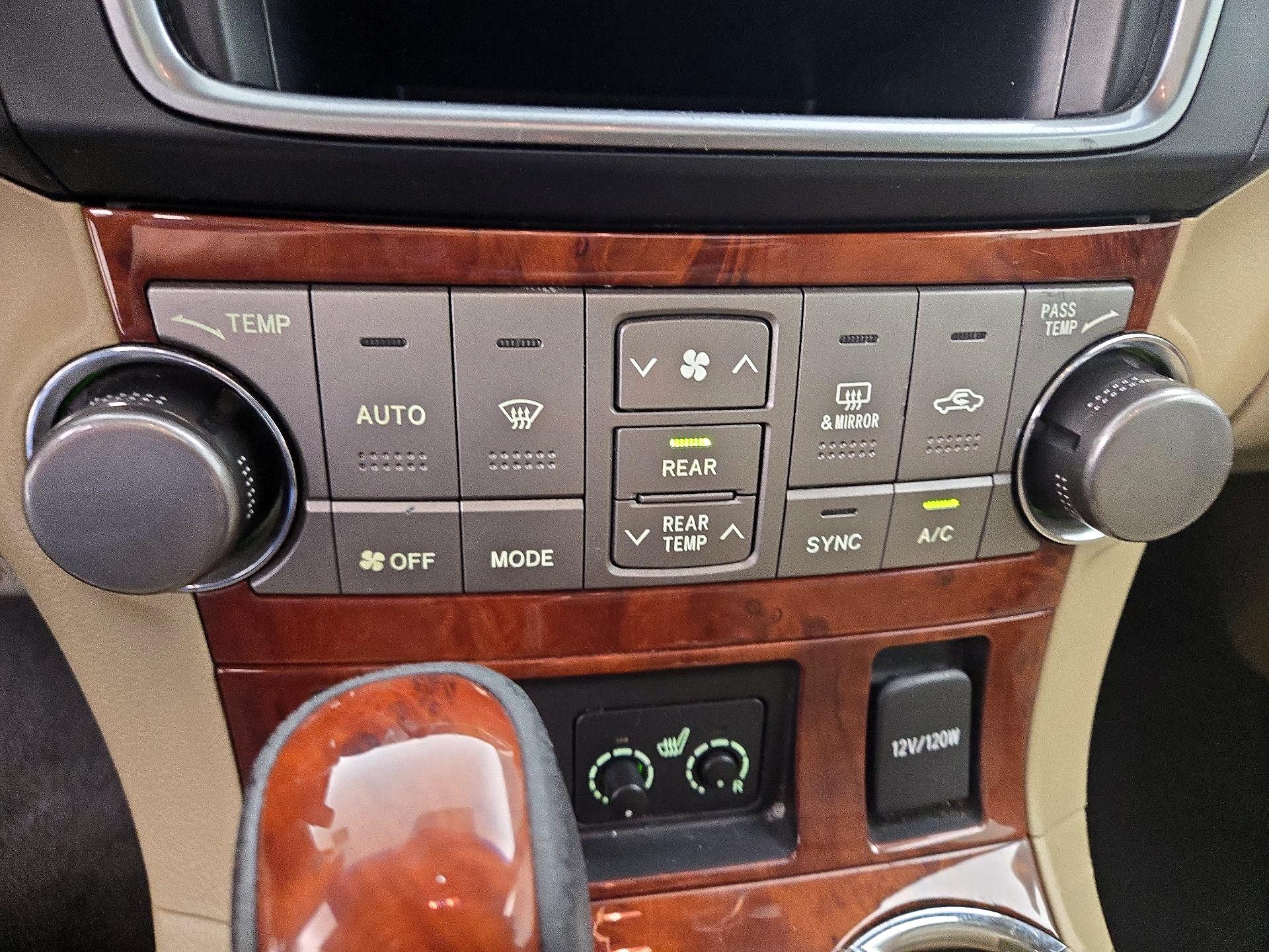 Thumbnail: 2013 Toyota Highlander - 15