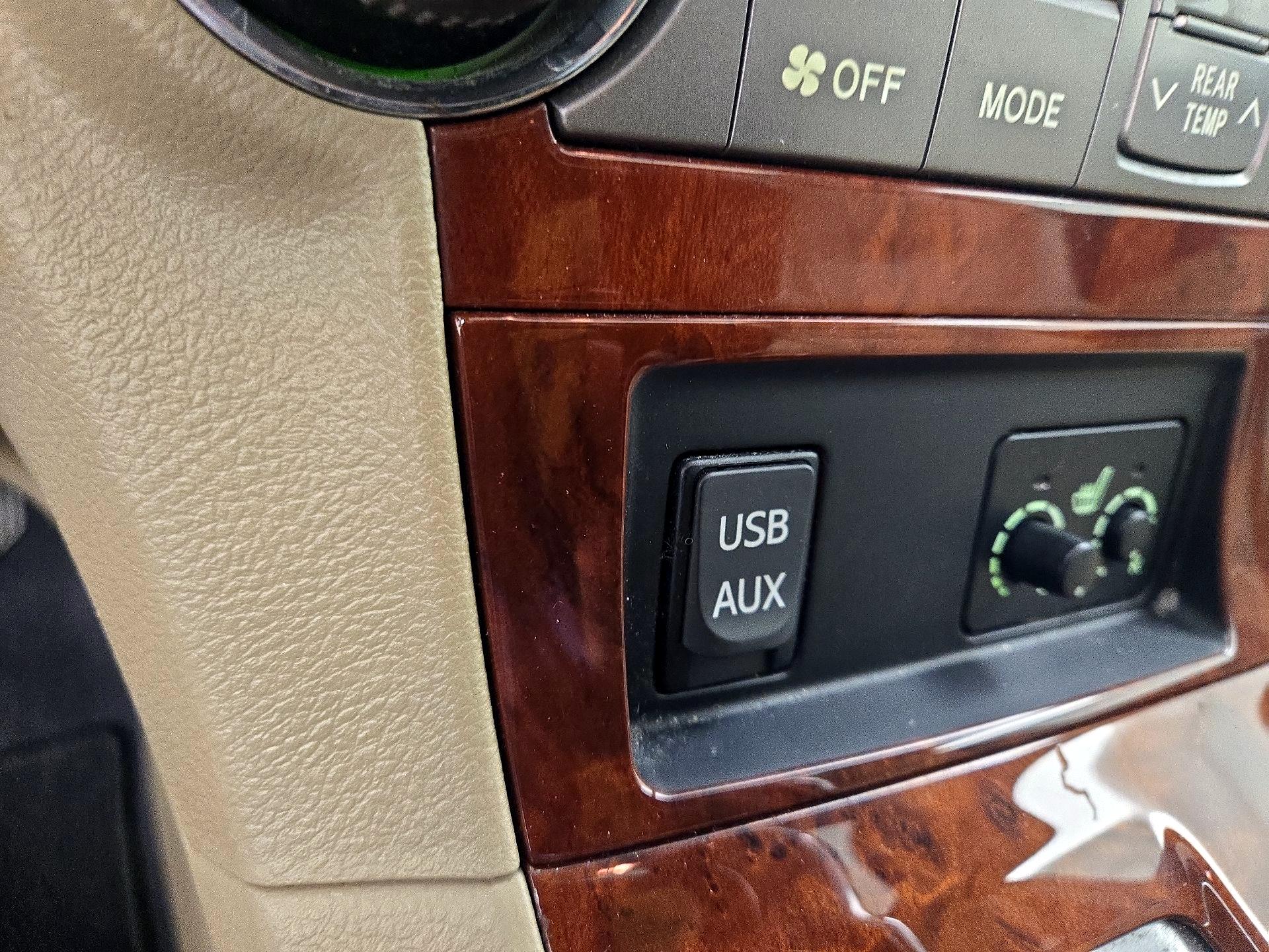 Thumbnail: 2013 Toyota Highlander - 17