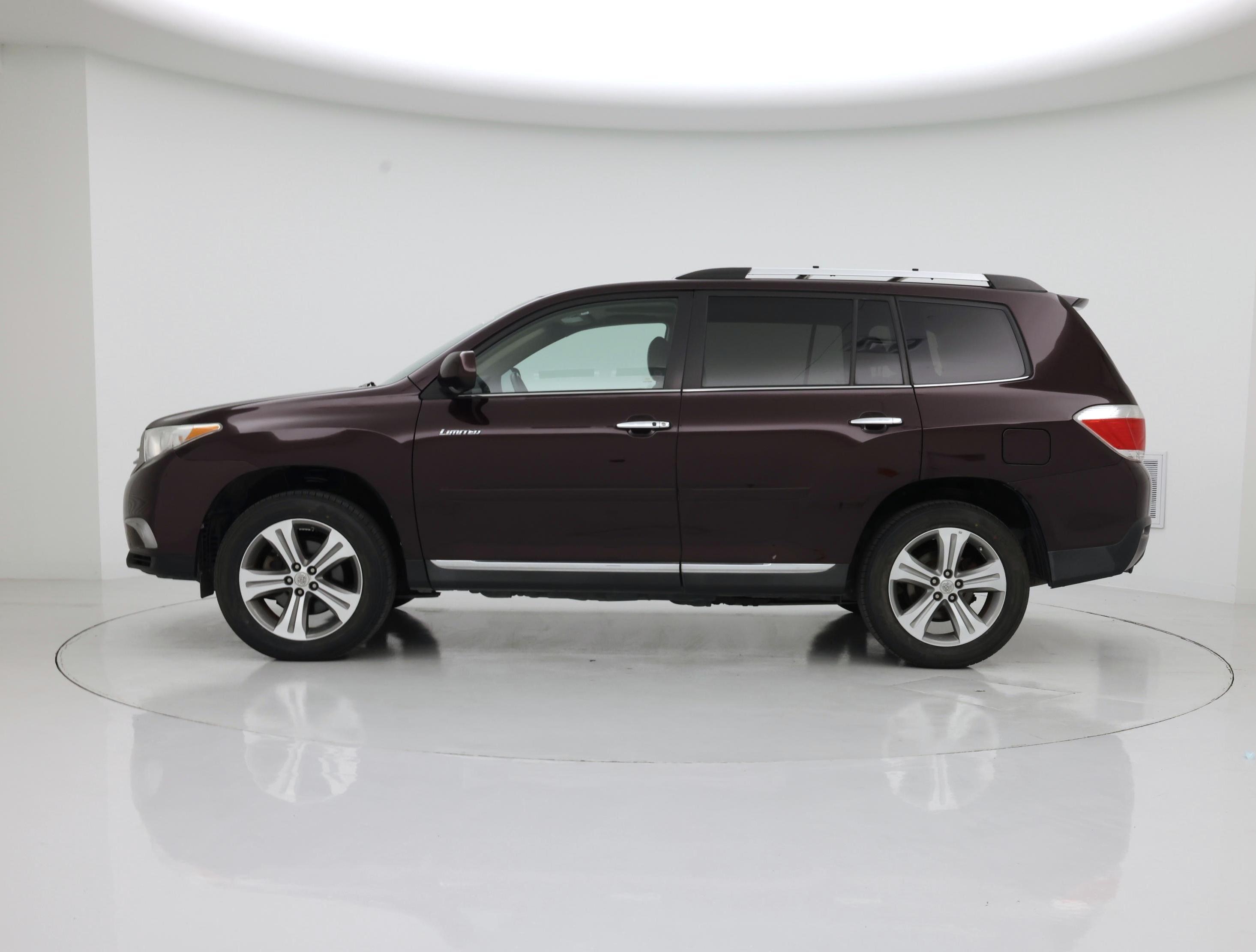 Thumbnail: 2013 Toyota Highlander - 3