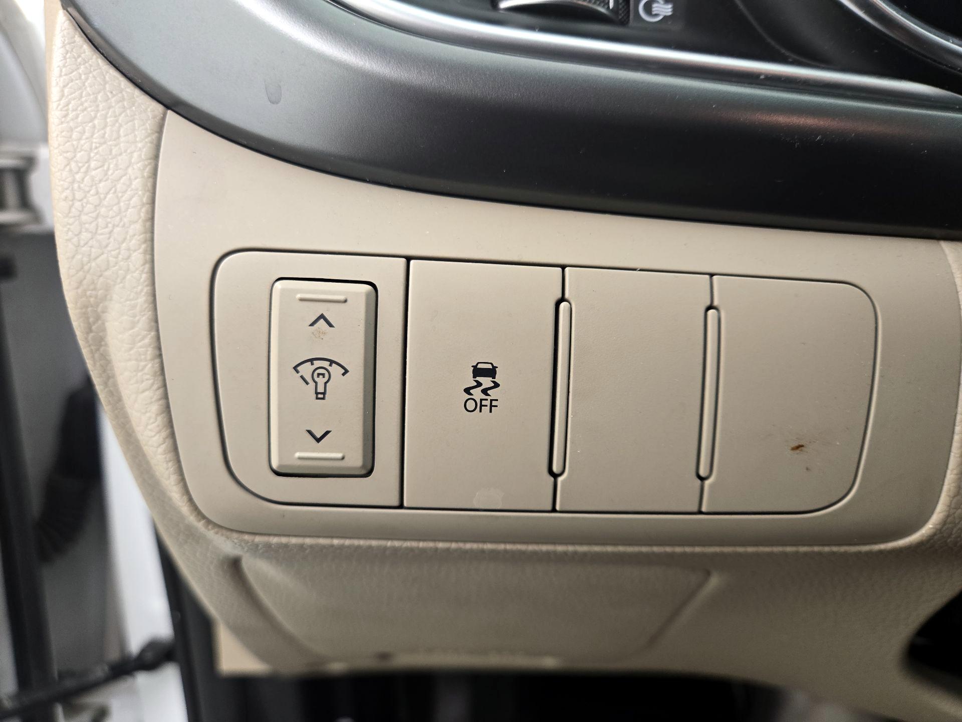 Thumbnail: 2014 Kia Optima - 13