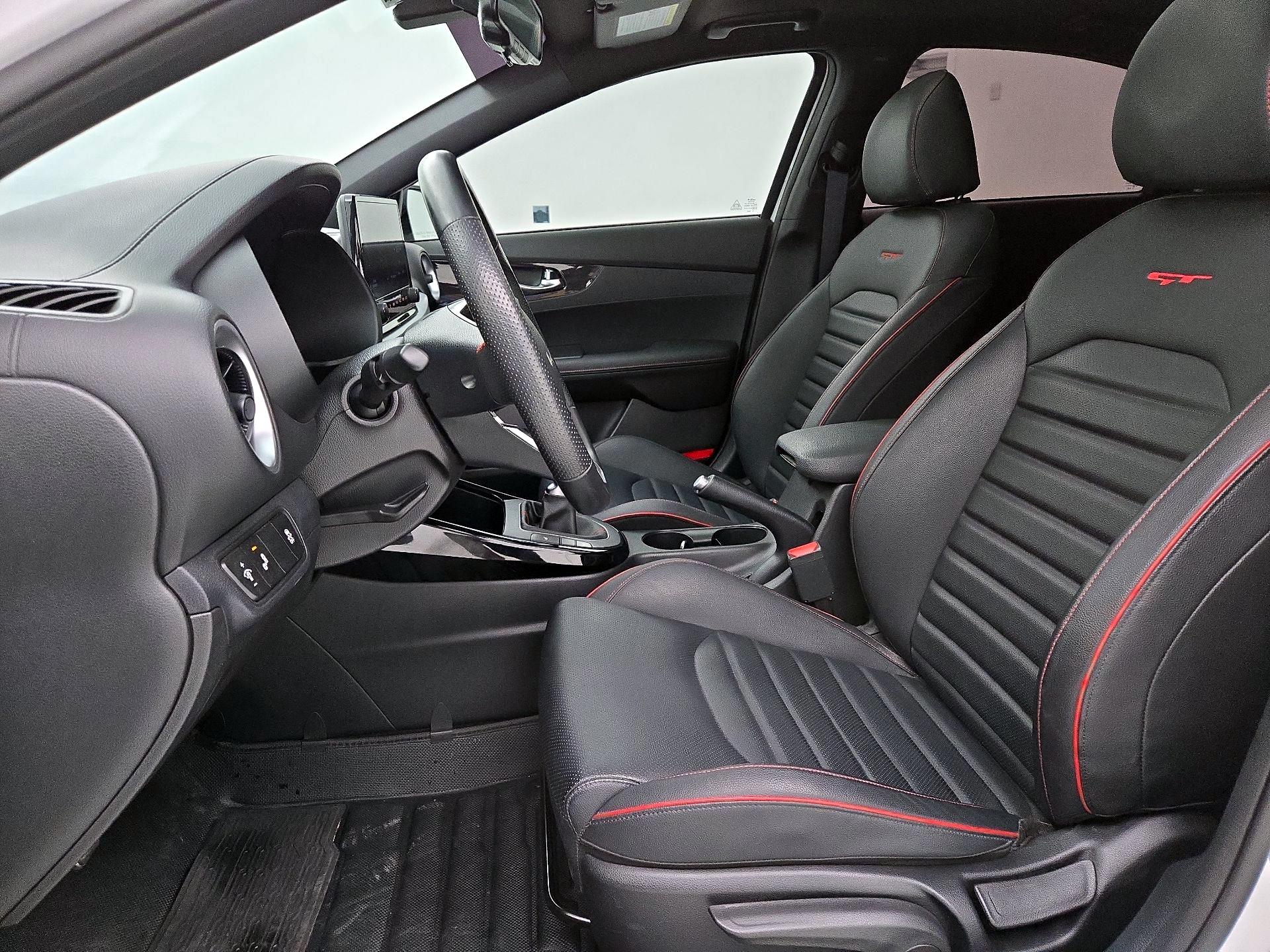 Thumbnail: 2022 Kia Forte - 11
