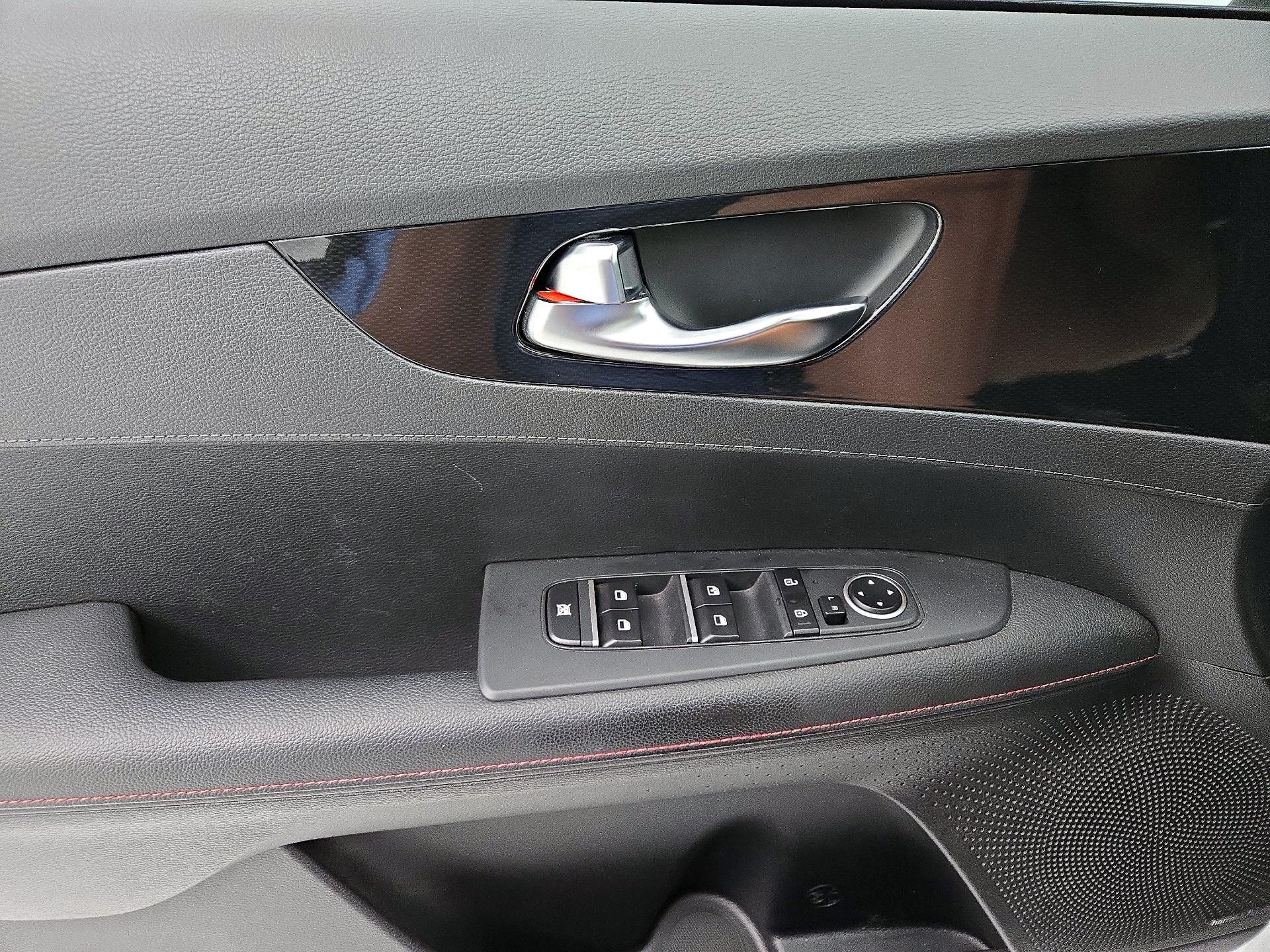 Thumbnail: 2022 Kia Forte - 12