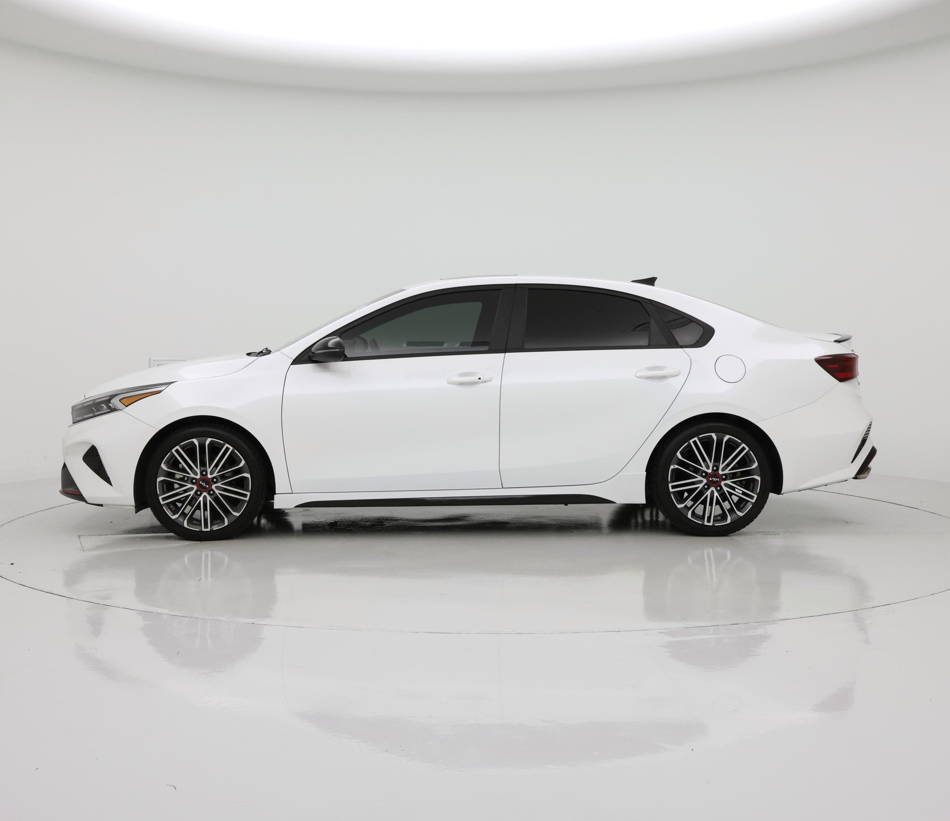 Thumbnail: 2022 Kia Forte - 3