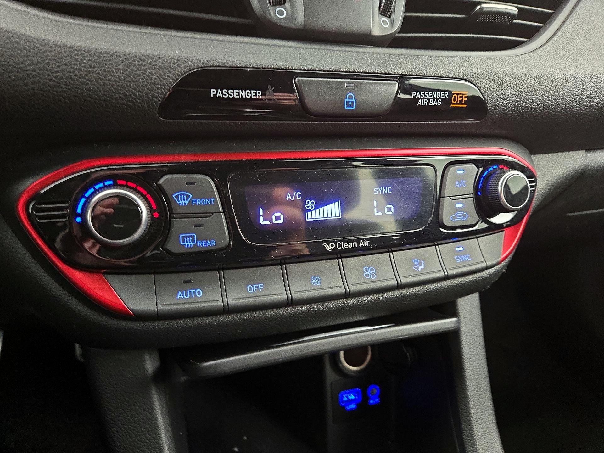 Thumbnail: 2018 Hyundai Elantra - 16