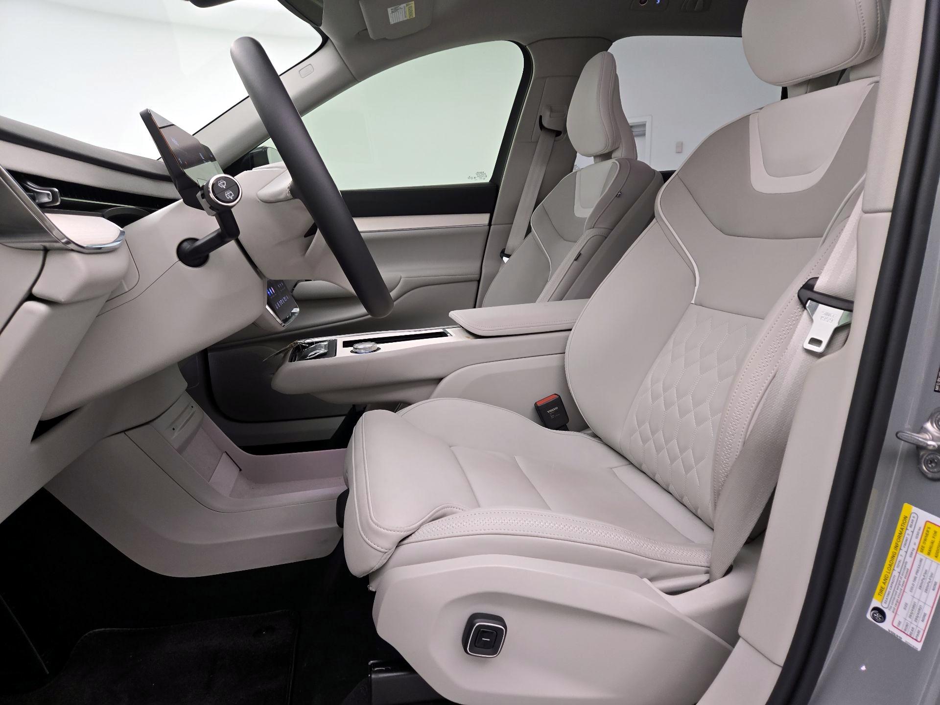 Thumbnail: 2025 Volvo EX90 - 11