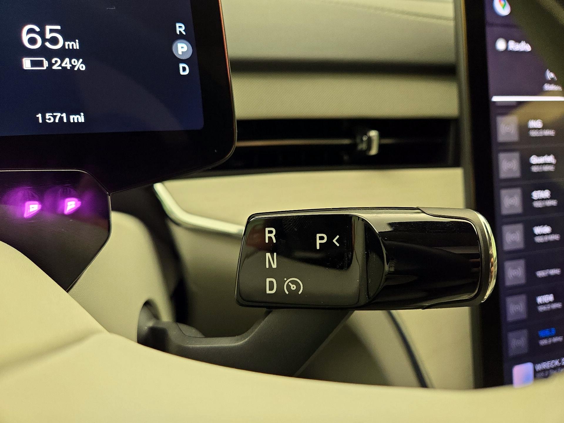 Thumbnail: 2025 Volvo EX90 - 16