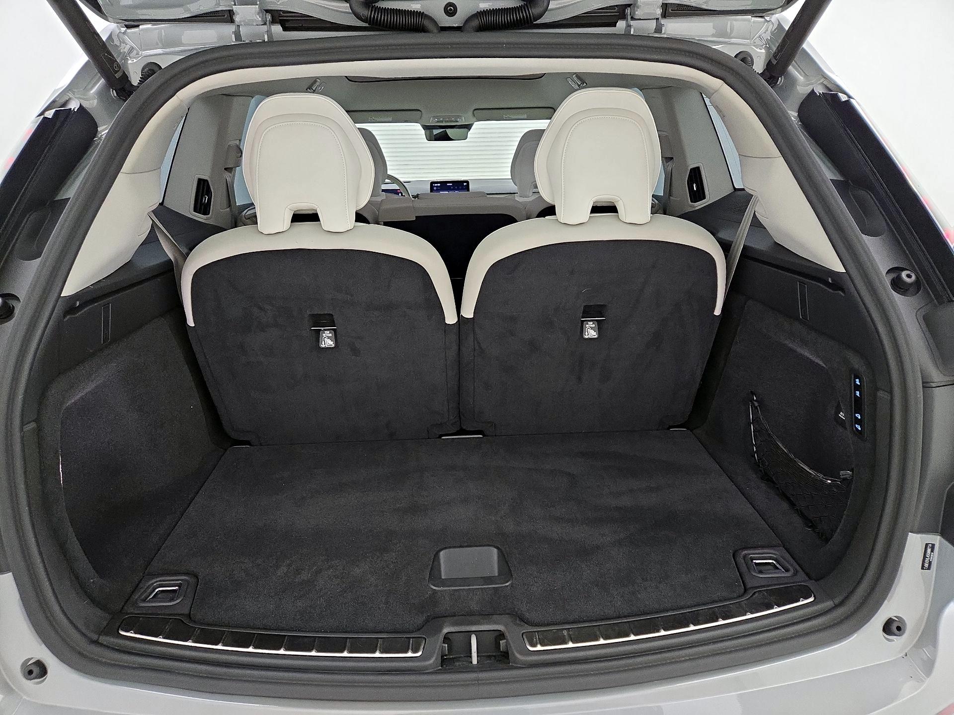 Thumbnail: 2025 Volvo EX90 - 20