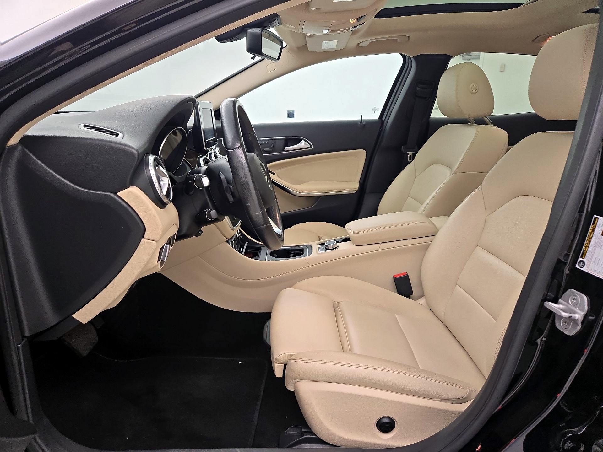 Thumbnail: 2017 Mercedes-Benz GLA - 11