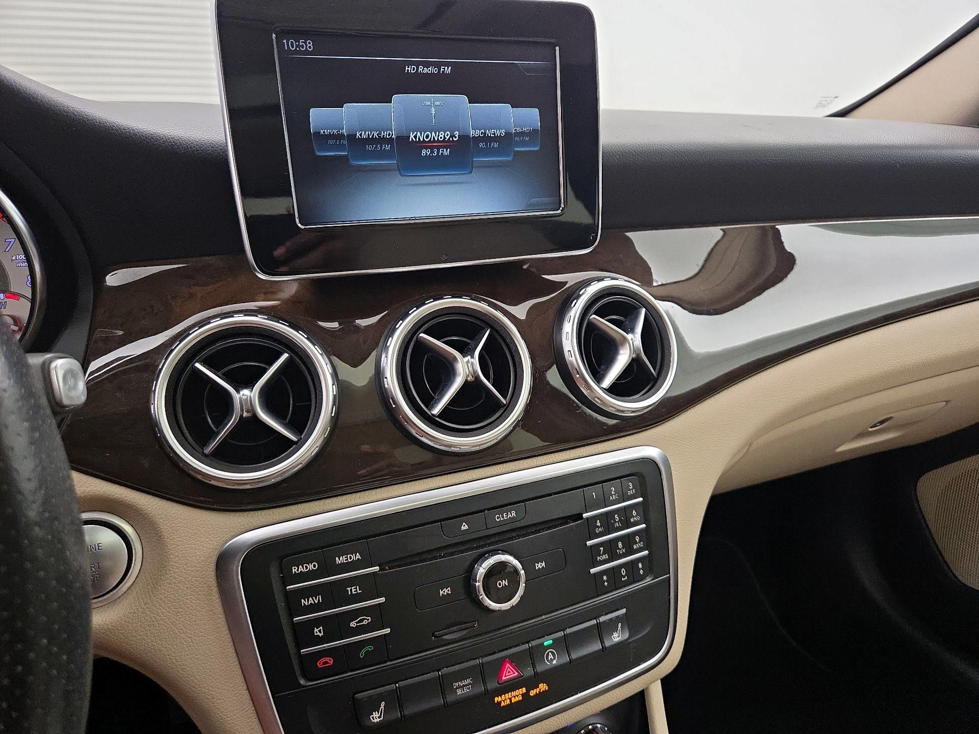 Thumbnail: 2017 Mercedes-Benz GLA - 15