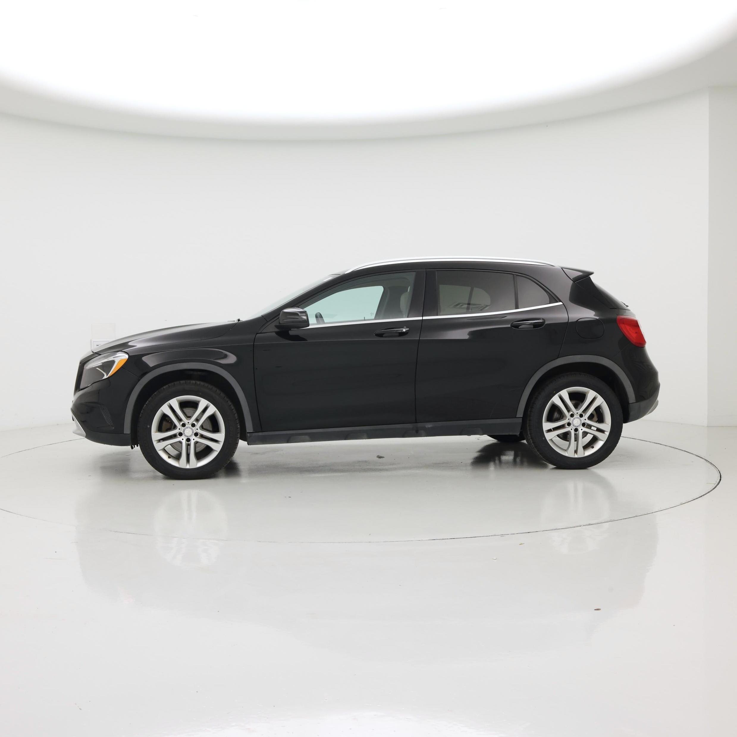 Thumbnail: 2017 Mercedes-Benz GLA - 3