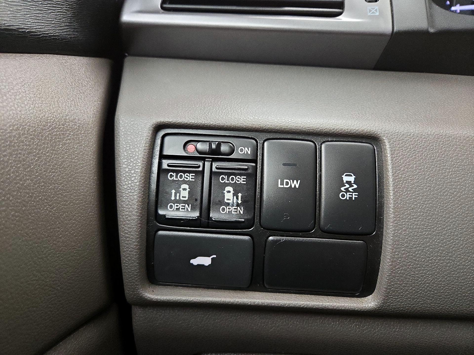 Thumbnail: 2014 Honda Odyssey - 13