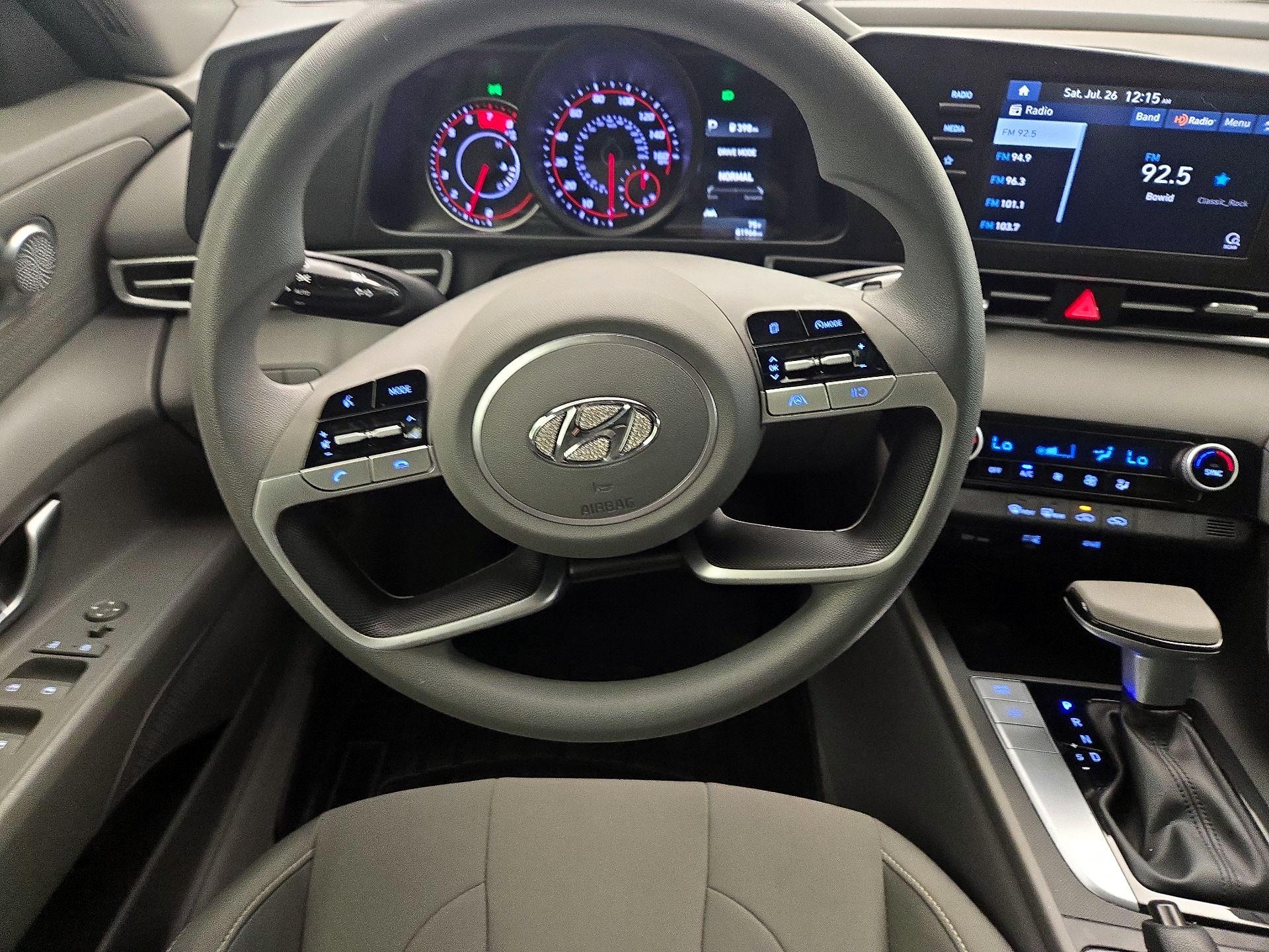 Thumbnail: 2022 Hyundai Elantra - 10