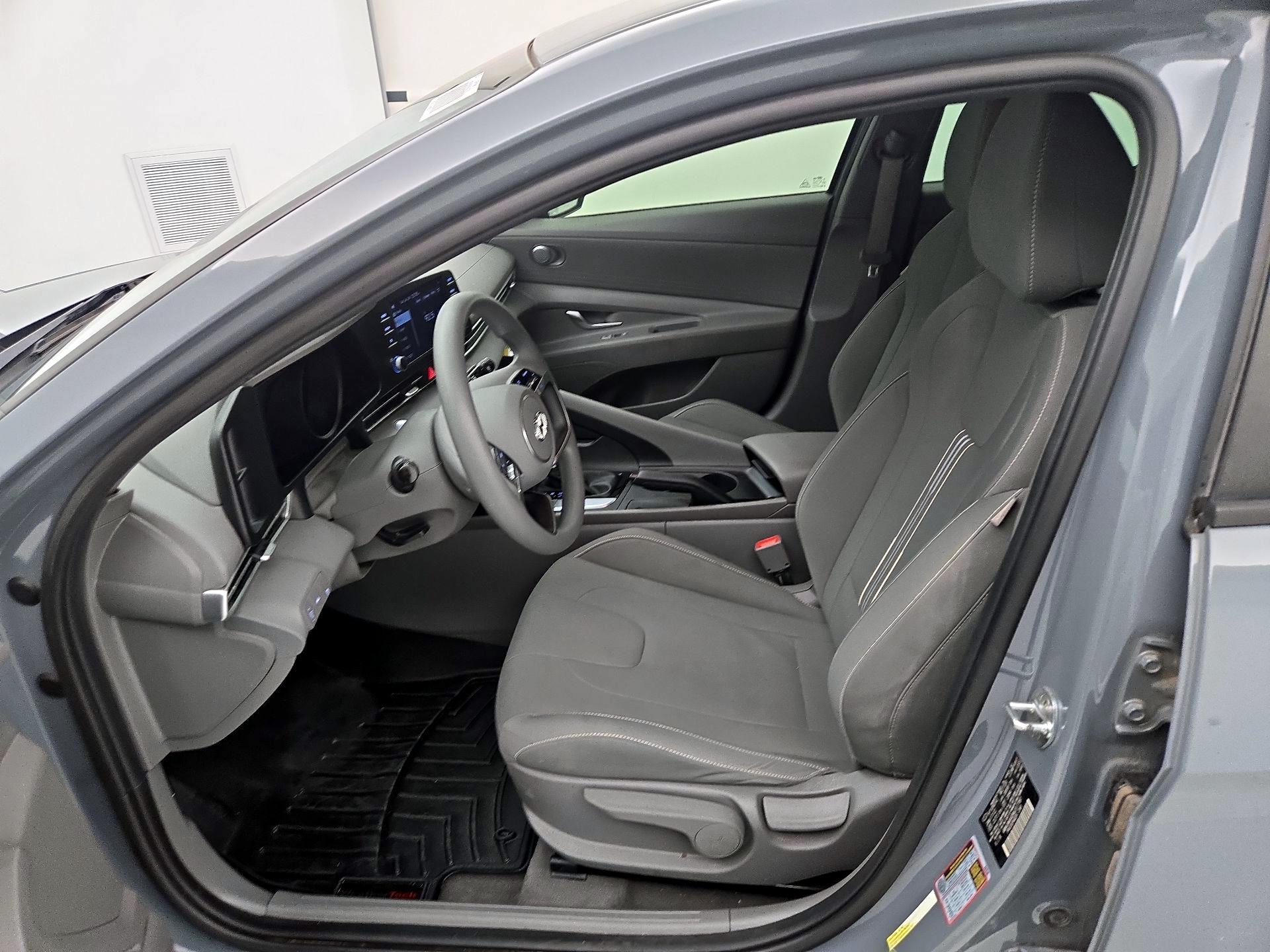 Thumbnail: 2022 Hyundai Elantra - 11