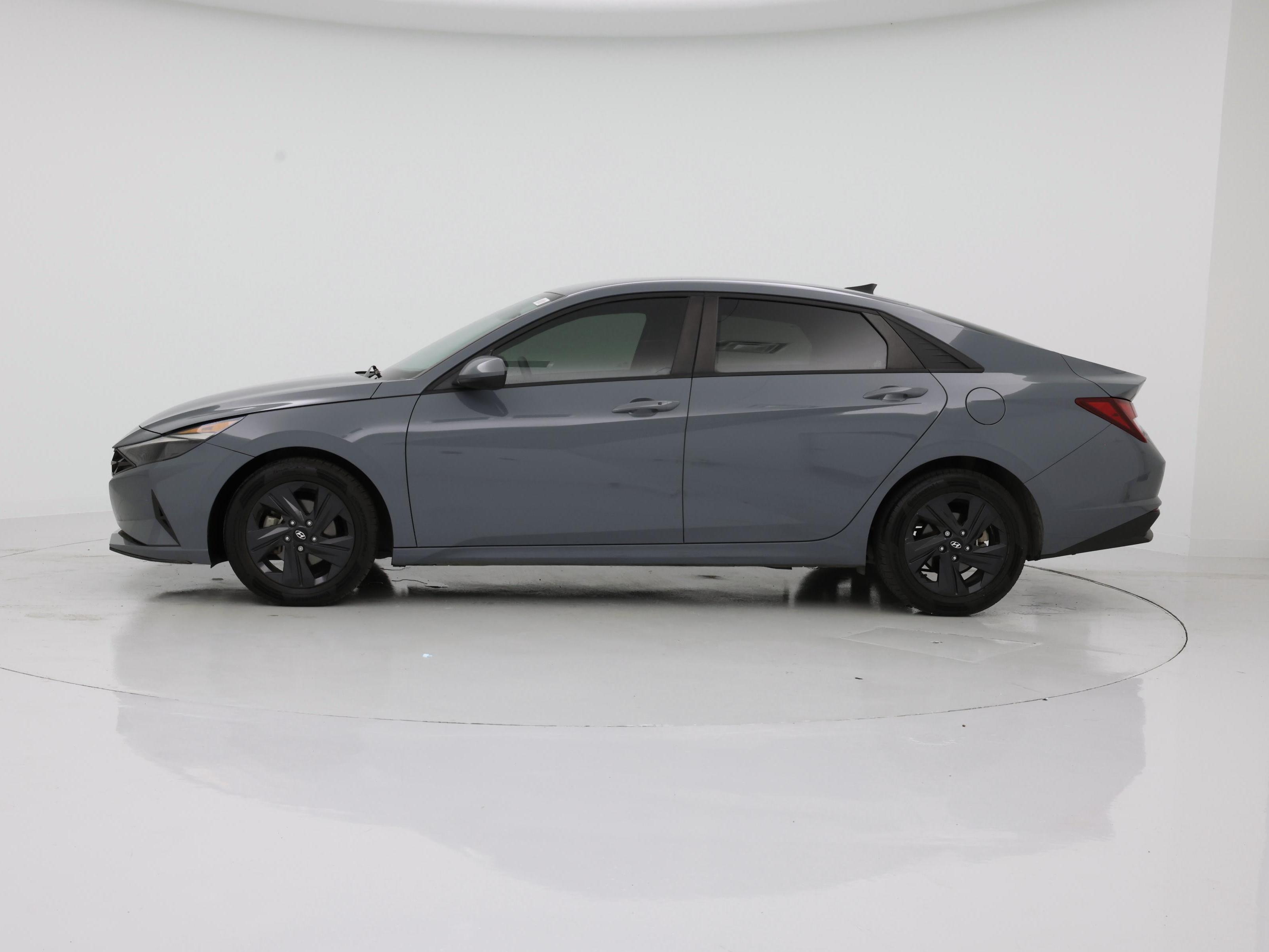 Thumbnail: 2022 Hyundai Elantra - 3