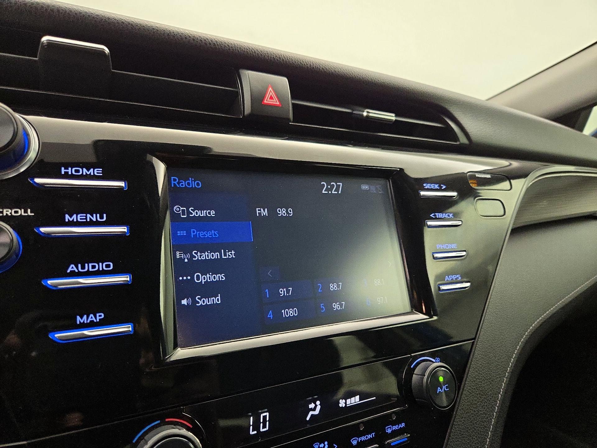 Thumbnail: 2019 Toyota Camry - 15