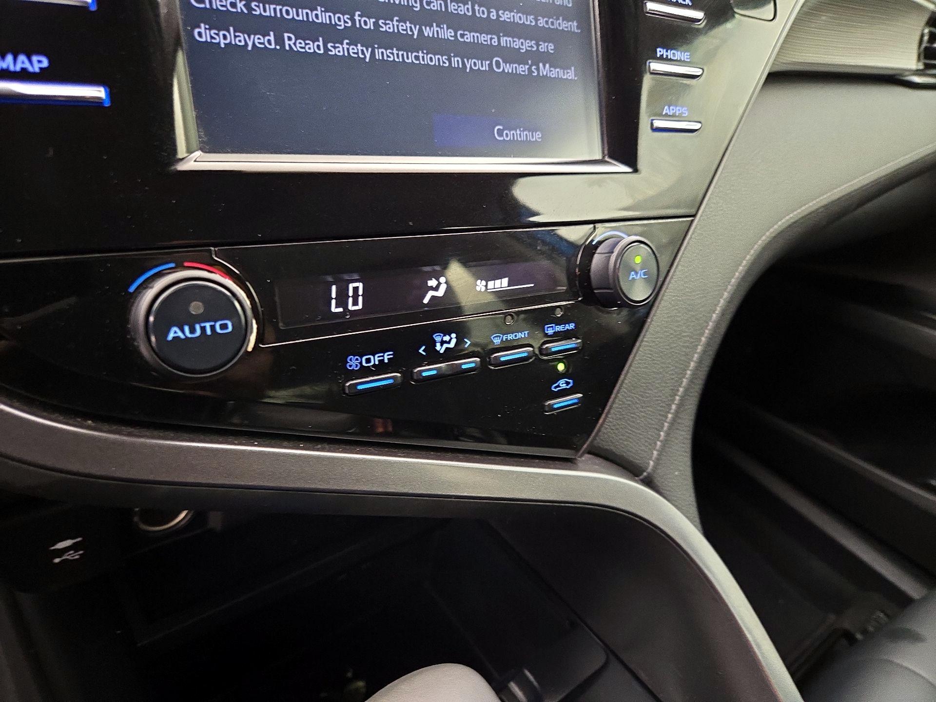 Thumbnail: 2019 Toyota Camry - 16