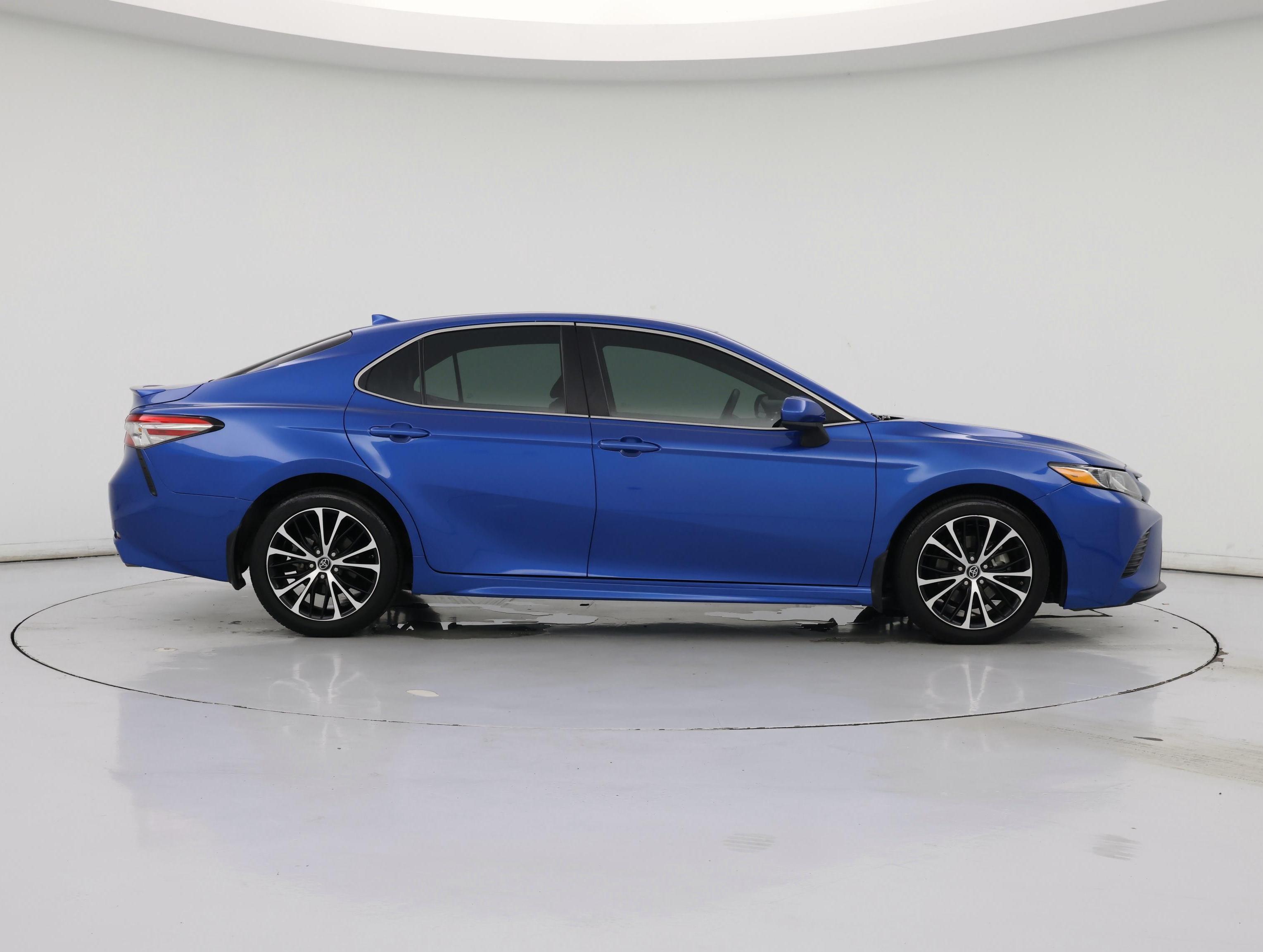 Thumbnail: 2019 Toyota Camry - 7