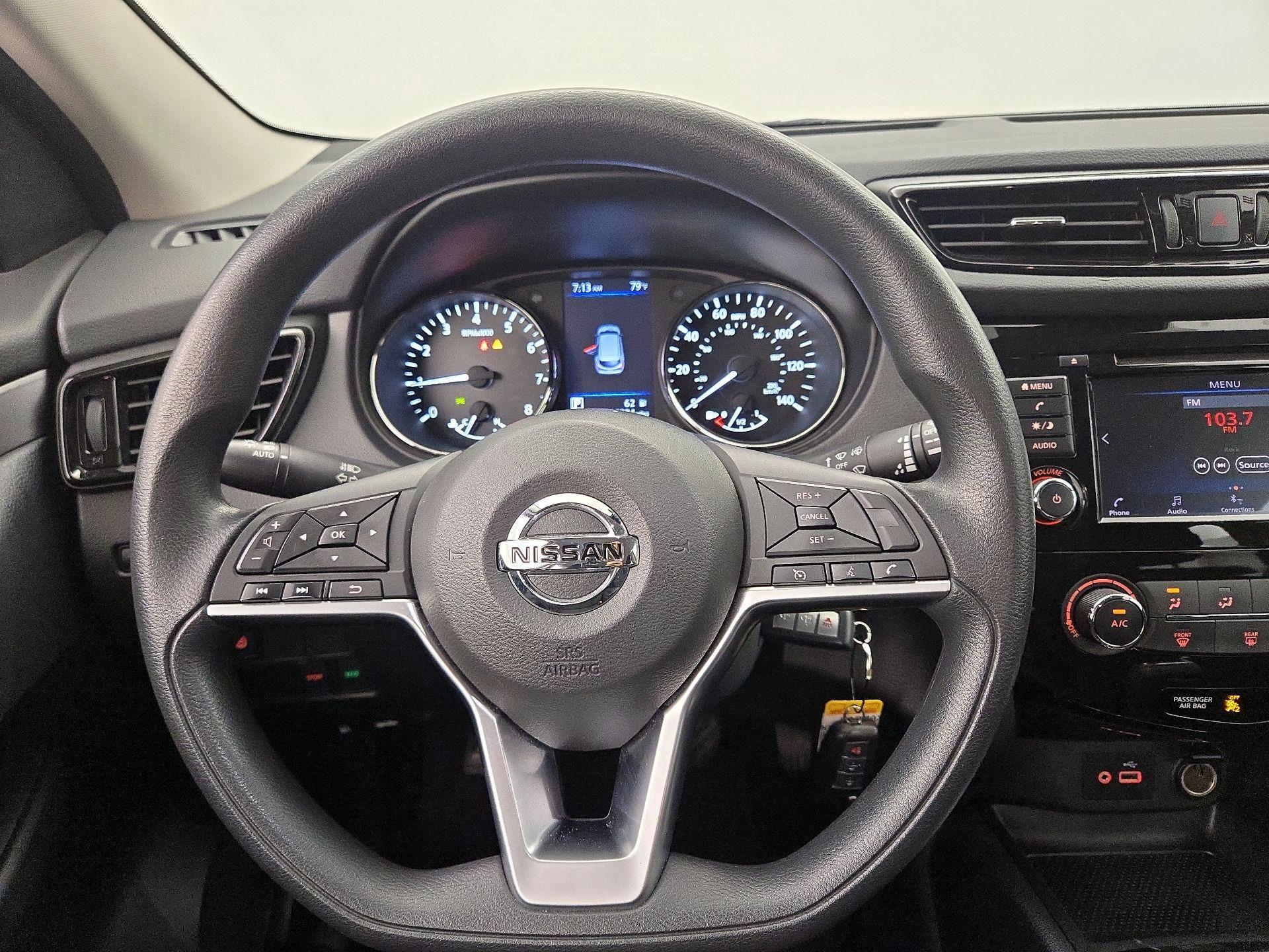Thumbnail: 2021 Nissan Rogue Sport - 10