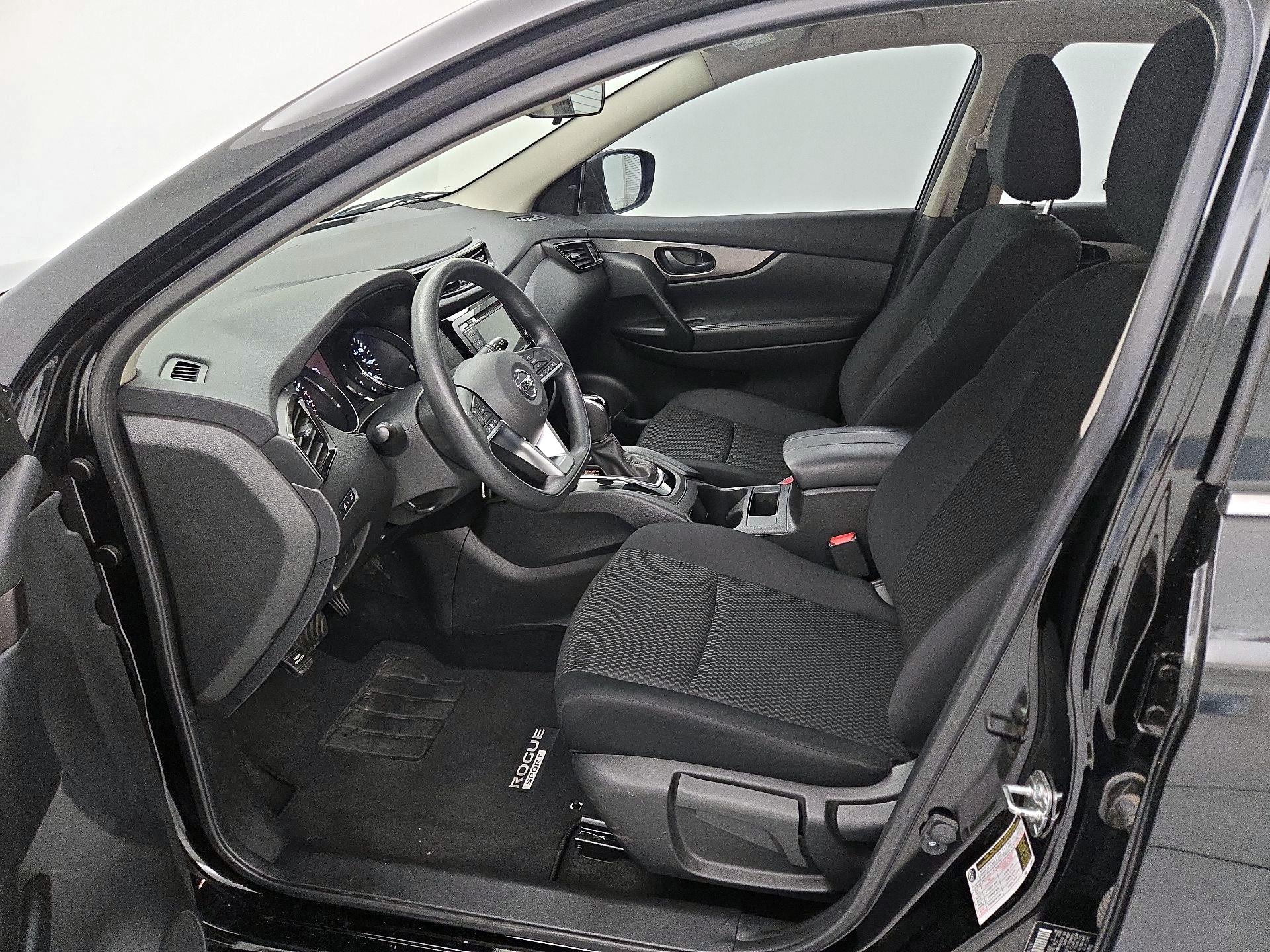 Thumbnail: 2021 Nissan Rogue Sport - 11