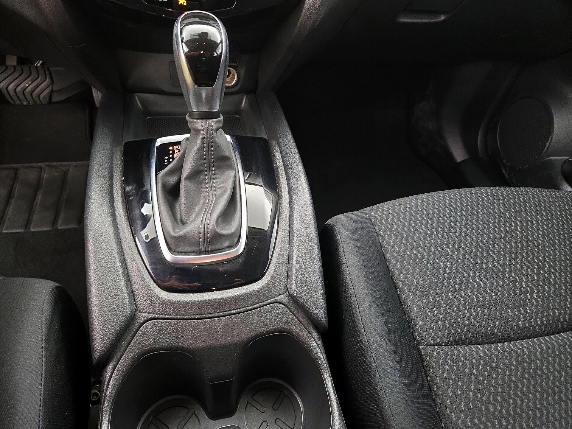 Thumbnail: 2021 Nissan Rogue Sport - 17